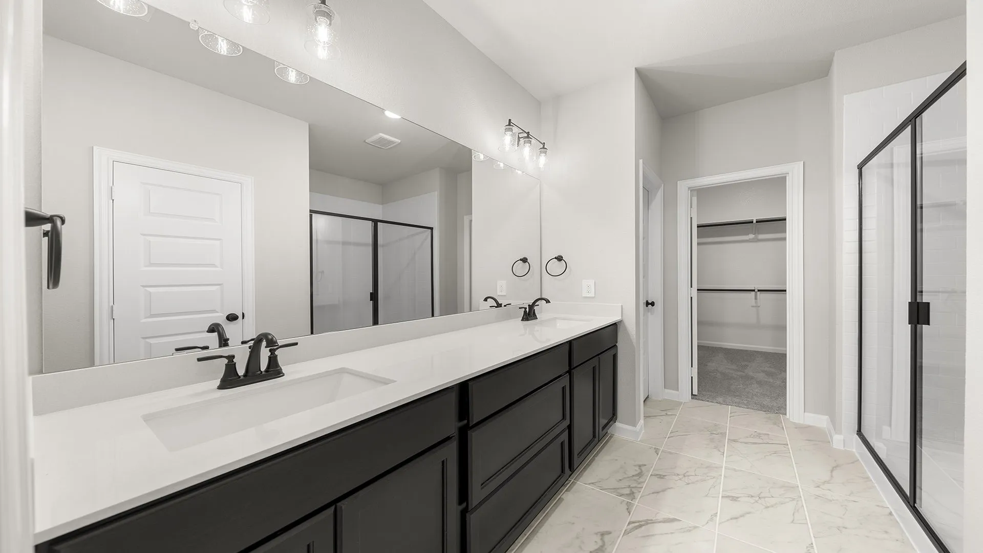 13_14. 1709 Meadow Crest - Bath (2)