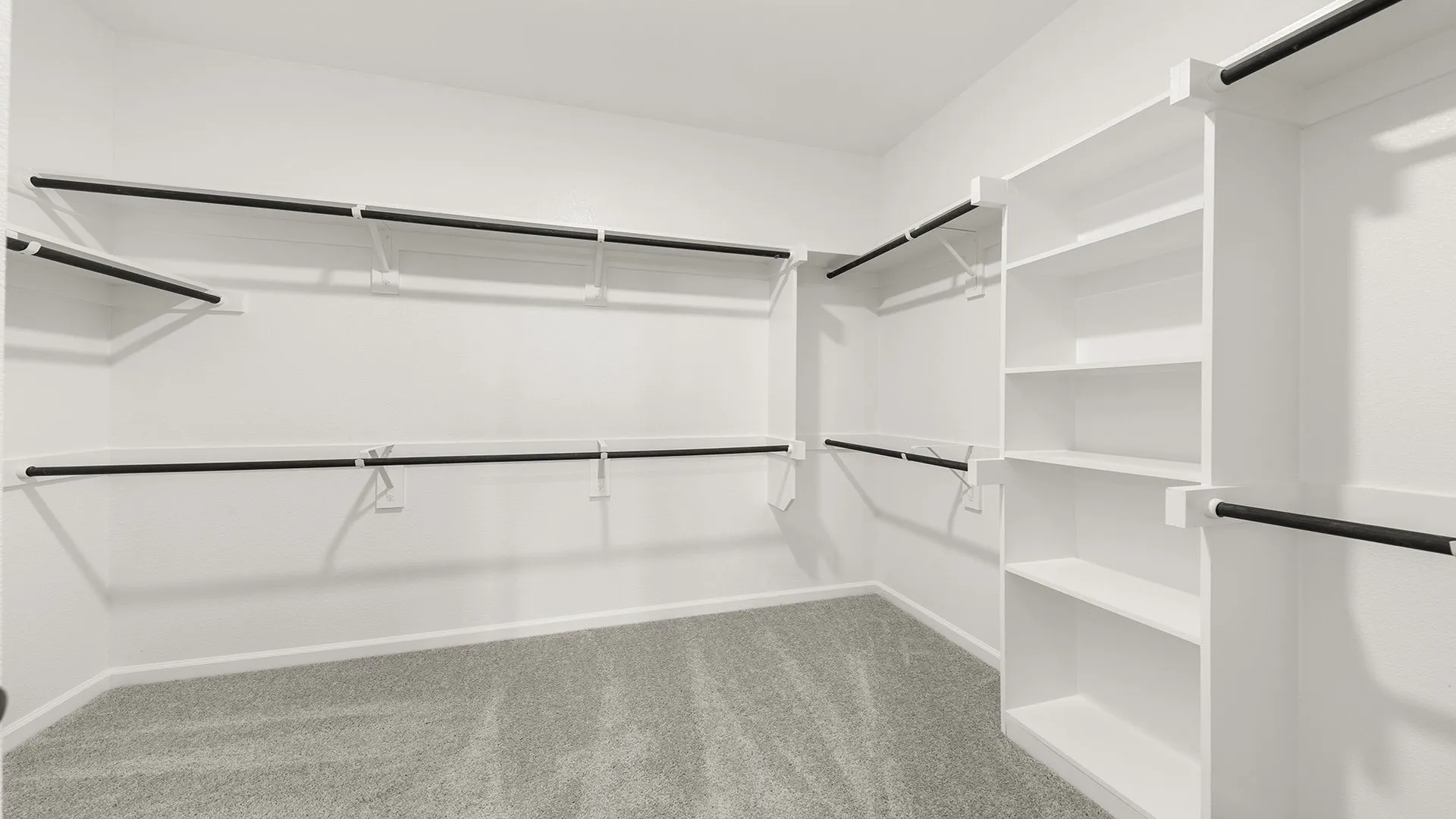 16_17. 1709 Meadow Crest - Closet
