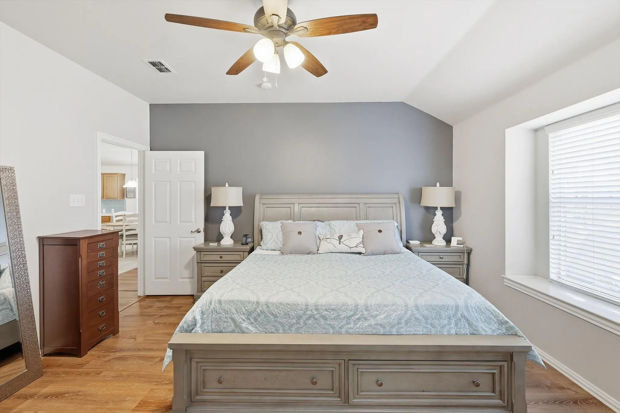 Single Family Residence For Sale in Tarrant County , 4168 Slick Rock, Fort Worth, Texas 76040, 3 Bedroom, 2 Bathroom, 2 Garage spaces, 1,918 Sqft, built in 1997, mls#21303484, Real Estate Agent in Fort Worth, Homes For Sale in Tarrant county, Homes For Sale in Fort Worth, Realtor in Fort Worth Texas, Real Estate Brokerage Independent Realty Texas, Luminita Cordes Realtor
