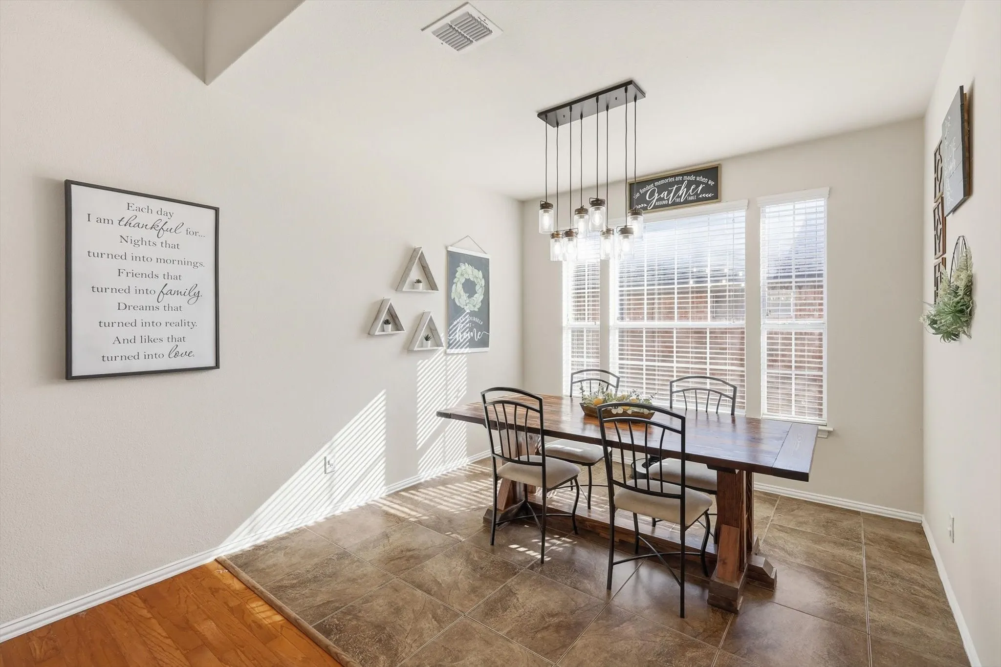 Single Family Residence For Sale in Tarrant County , 4168 Slick Rock, Fort Worth, Texas 76040, 3 Bedroom, 2 Bathroom, 2 Garage spaces, 1,918 Sqft, built in 1997, mls#21303484, Real Estate Agent in Fort Worth, Homes For Sale in Tarrant county, Homes For Sale in Fort Worth, Realtor in Fort Worth Texas, Real Estate Brokerage Independent Realty Texas, Luminita Cordes Realtor