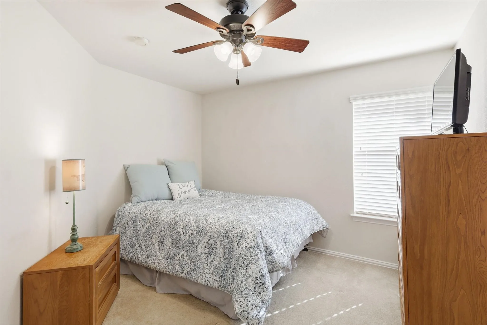 Single Family Residence For Sale in Tarrant County , 4168 Slick Rock, Fort Worth, Texas 76040, 3 Bedroom, 2 Bathroom, 2 Garage spaces, 1,918 Sqft, built in 1997, mls#21303484, Real Estate Agent in Fort Worth, Homes For Sale in Tarrant county, Homes For Sale in Fort Worth, Realtor in Fort Worth Texas, Real Estate Brokerage Independent Realty Texas, Luminita Cordes Realtor