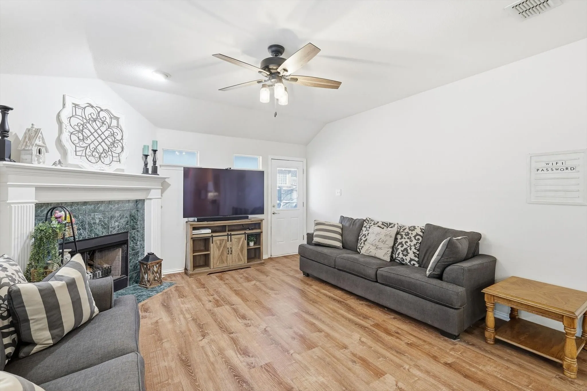 Single Family Residence For Sale in Tarrant County , 4168 Slick Rock, Fort Worth, Texas 76040, 3 Bedroom, 2 Bathroom, 2 Garage spaces, 1,918 Sqft, built in 1997, mls#21303484, Real Estate Agent in Fort Worth, Homes For Sale in Tarrant county, Homes For Sale in Fort Worth, Realtor in Fort Worth Texas, Real Estate Brokerage Independent Realty Texas, Luminita Cordes Realtor