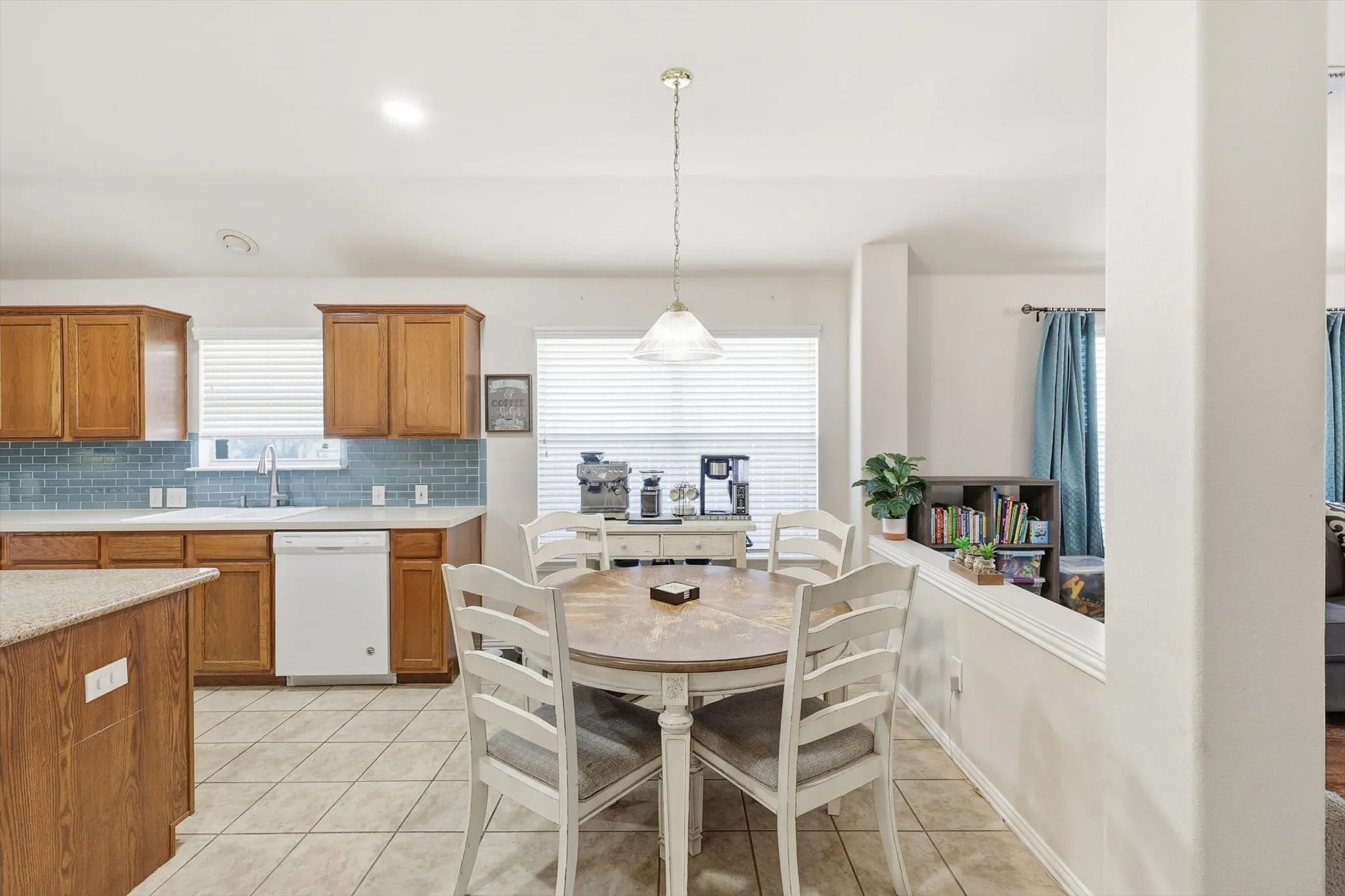 Single Family Residence For Sale in Tarrant County , 4168 Slick Rock, Fort Worth, Texas 76040, 3 Bedroom, 2 Bathroom, 2 Garage spaces, 1,918 Sqft, built in 1997, mls#21303484, Real Estate Agent in Fort Worth, Homes For Sale in Tarrant county, Homes For Sale in Fort Worth, Realtor in Fort Worth Texas, Real Estate Brokerage Independent Realty Texas, Luminita Cordes Realtor