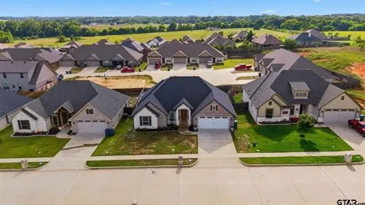 Single Family Residence For Sale in Smith County , 719 Liberty Street, Bullard, Texas 75757, 3 Bedroom, 3 Bathroom, 2 Garage spaces, 1,873 Sqft, built in 2021, mls#21303489, Real Estate Agent in Bullard, Homes For Sale in Smith county, Homes For Sale in Bullard, Realtor in Bullard Texas, Real Estate Brokerage Independent Realty Texas, Luminita Cordes Realtor