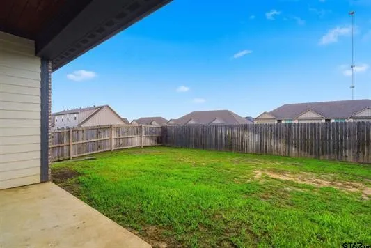 Single Family Residence For Sale in Smith County , 719 Liberty Street, Bullard, Texas 75757, 3 Bedroom, 3 Bathroom, 2 Garage spaces, 1,873 Sqft, built in 2021, mls#21303489, Real Estate Agent in Bullard, Homes For Sale in Smith county, Homes For Sale in Bullard, Realtor in Bullard Texas, Real Estate Brokerage Independent Realty Texas, Luminita Cordes Realtor