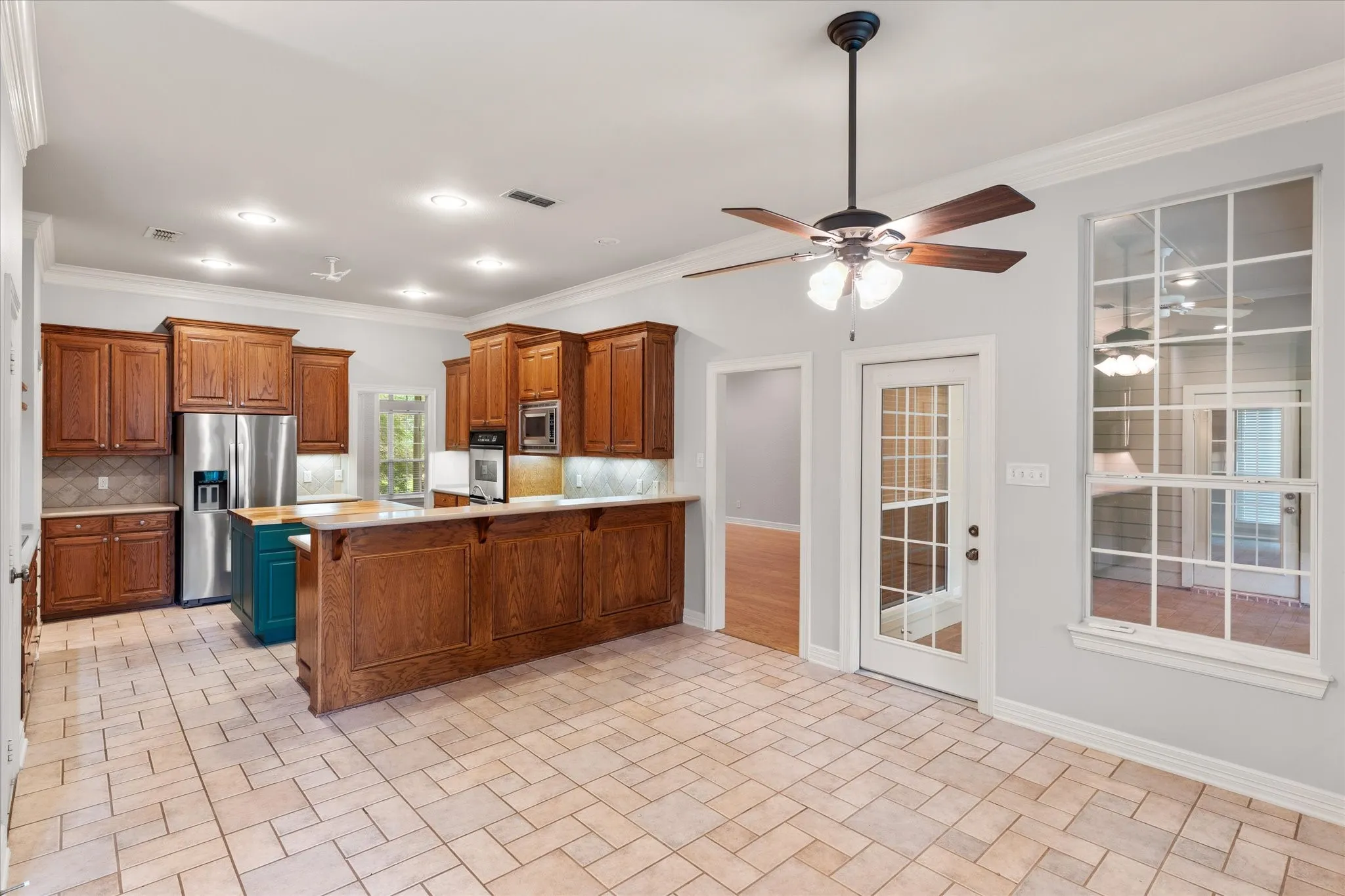 Single Family Residence For Sale in Smith County , 11240 Marsh Wren Circle, Flint, Texas 75762, 4 Bedroom, 3 Bathroom, 3 Garage spaces, 3,258 Sqft, built in 2002, mls#21302774, Real Estate Agent in Flint, Homes For Sale in Smith county, Homes For Sale in Flint, Realtor in Flint Texas, Real Estate Brokerage Independent Realty Texas, Luminita Cordes Realtor