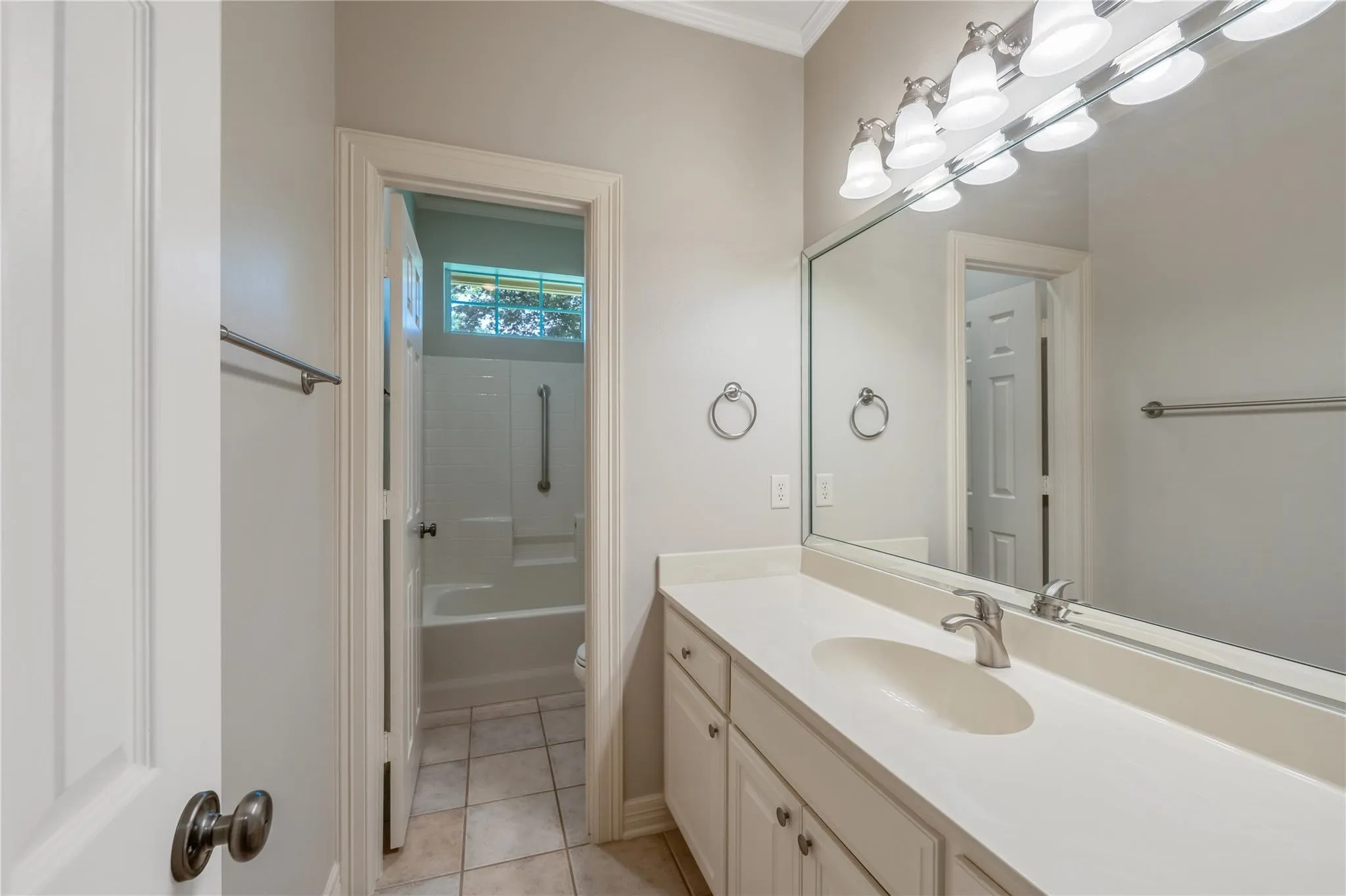 Single Family Residence For Sale in Smith County , 11240 Marsh Wren Circle, Flint, Texas 75762, 4 Bedroom, 3 Bathroom, 3 Garage spaces, 3,258 Sqft, built in 2002, mls#21302774, Real Estate Agent in Flint, Homes For Sale in Smith county, Homes For Sale in Flint, Realtor in Flint Texas, Real Estate Brokerage Independent Realty Texas, Luminita Cordes Realtor