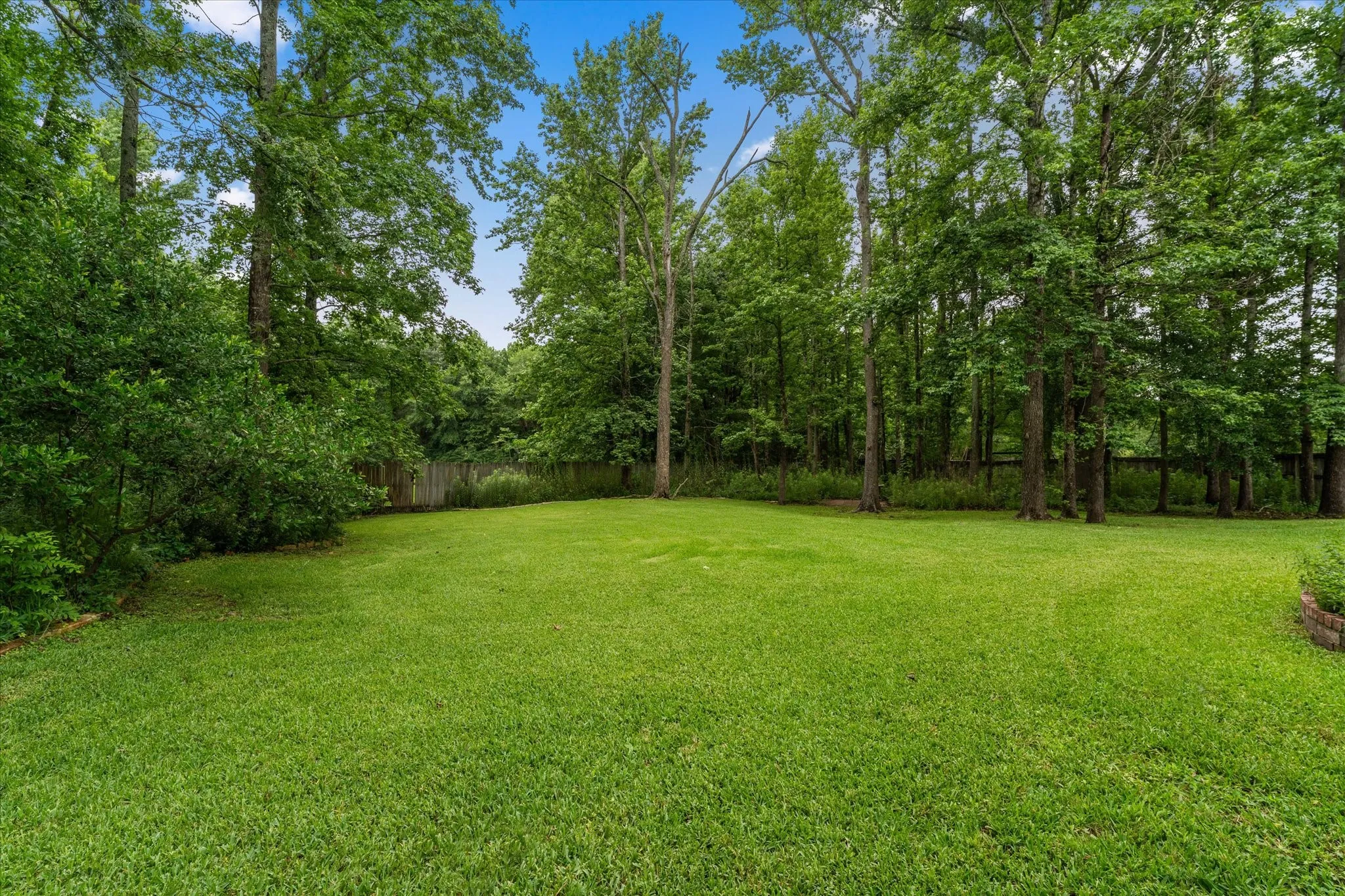 Single Family Residence For Sale in Smith County , 11240 Marsh Wren Circle, Flint, Texas 75762, 4 Bedroom, 3 Bathroom, 3 Garage spaces, 3,258 Sqft, built in 2002, mls#21302774, Real Estate Agent in Flint, Homes For Sale in Smith county, Homes For Sale in Flint, Realtor in Flint Texas, Real Estate Brokerage Independent Realty Texas, Luminita Cordes Realtor