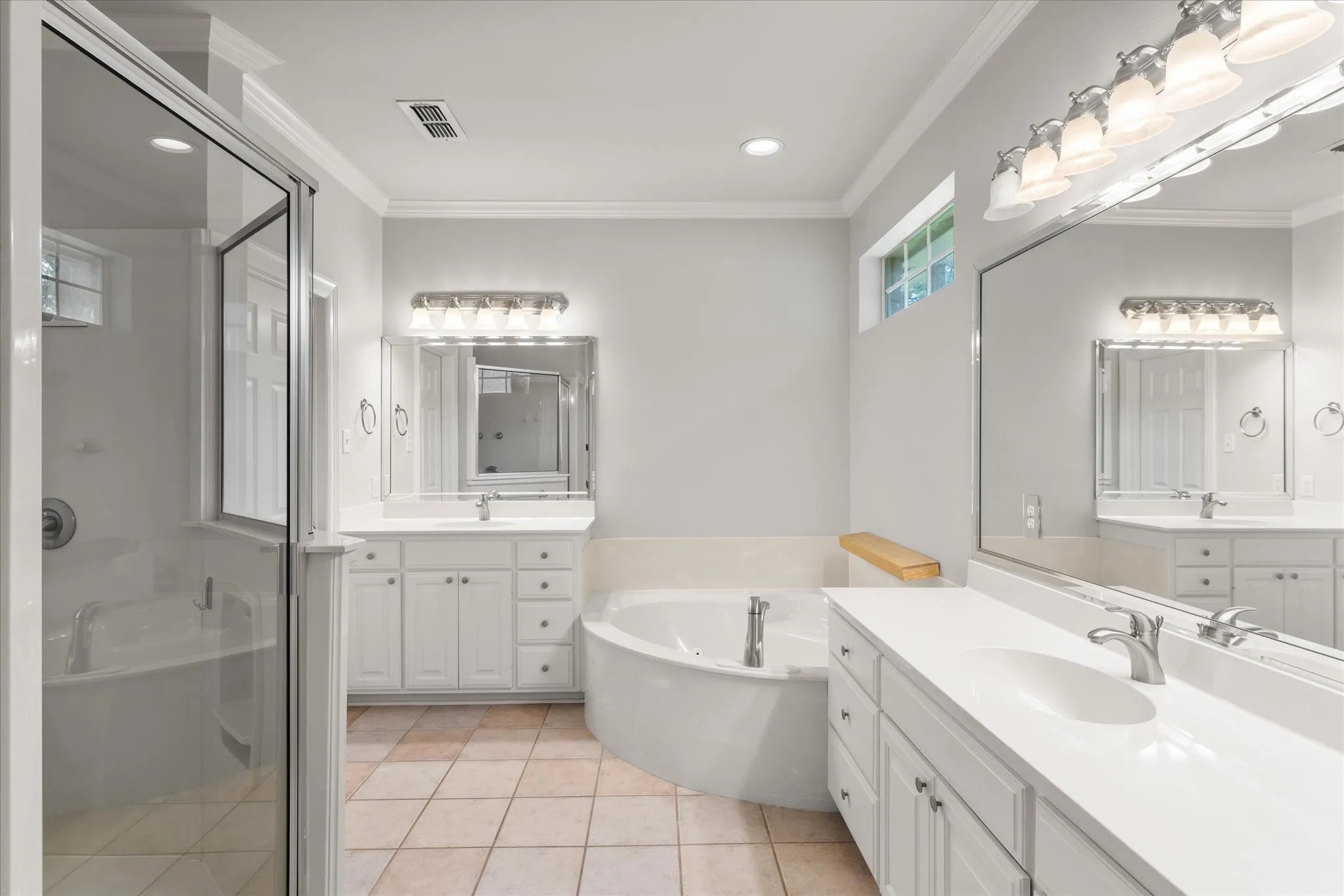 Single Family Residence For Sale in Smith County , 11240 Marsh Wren Circle, Flint, Texas 75762, 4 Bedroom, 3 Bathroom, 3 Garage spaces, 3,258 Sqft, built in 2002, mls#21302774, Real Estate Agent in Flint, Homes For Sale in Smith county, Homes For Sale in Flint, Realtor in Flint Texas, Real Estate Brokerage Independent Realty Texas, Luminita Cordes Realtor