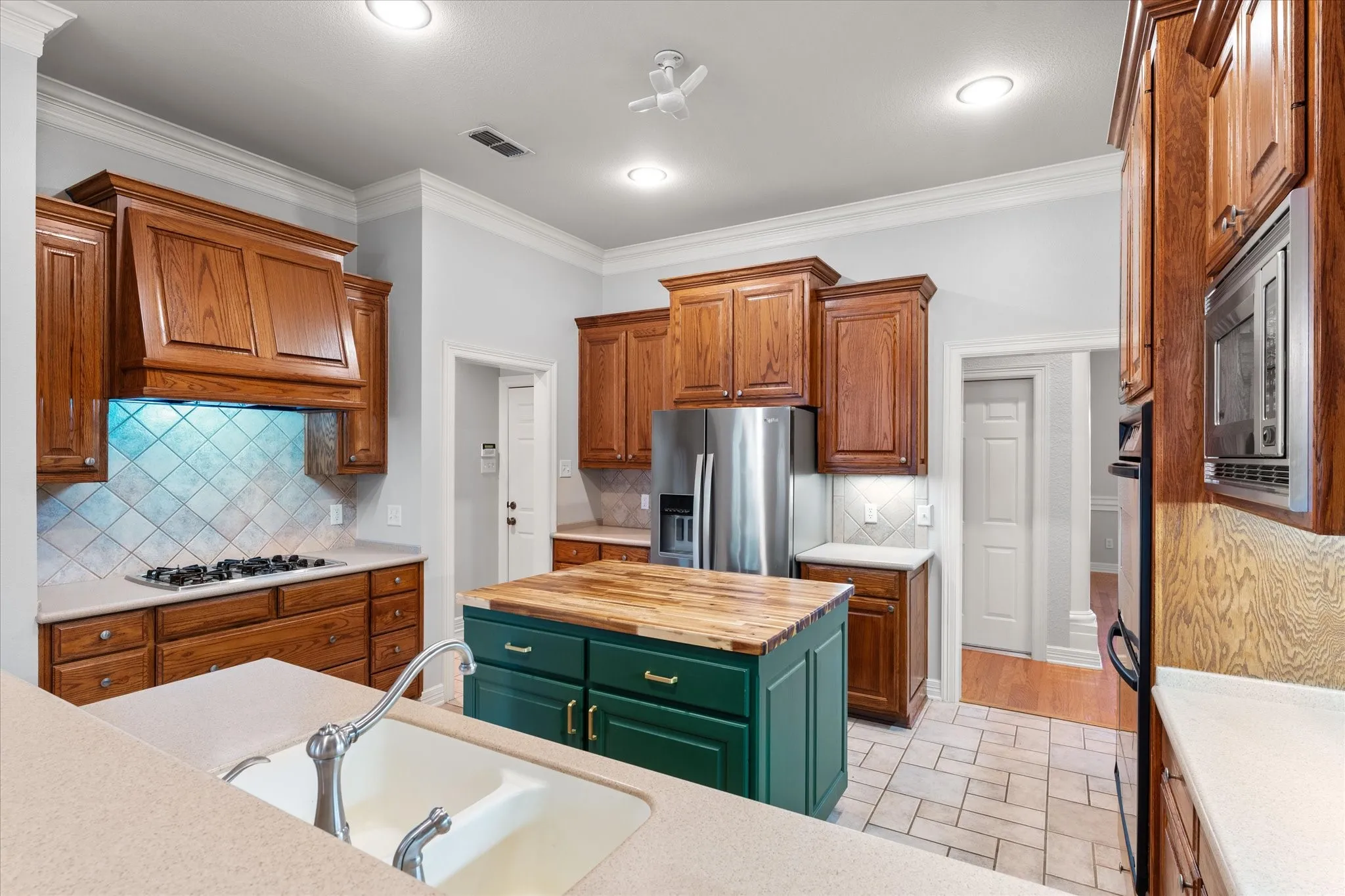 Single Family Residence For Sale in Smith County , 11240 Marsh Wren Circle, Flint, Texas 75762, 4 Bedroom, 3 Bathroom, 3 Garage spaces, 3,258 Sqft, built in 2002, mls#21302774, Real Estate Agent in Flint, Homes For Sale in Smith county, Homes For Sale in Flint, Realtor in Flint Texas, Real Estate Brokerage Independent Realty Texas, Luminita Cordes Realtor