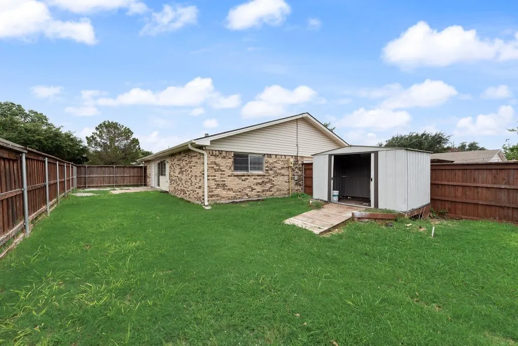 Single Family Residence For Rent in Denton County , 5033 Avery Lane, The Colony, Texas 75056, 4 Bedrooms, 2 Bathrooms, Garage spaces, 1,856 Sqft, built in 1974, Price $2,395, mls#21279503, Real Estate Agent in The Colony, Homes For Rent in Denton county, Homes For Rent in The Colony, Realtor in The Colony Texas, Real Estate Brokerage Independent Realty Texas, Luminita Cordes Realtor