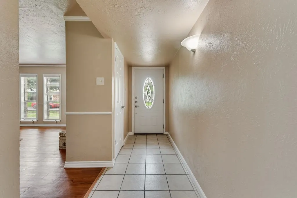 Single Family Residence For Rent in Denton County , 5033 Avery Lane, The Colony, Texas 75056, 4 Bedrooms, 2 Bathrooms, Garage spaces, 1,856 Sqft, built in 1974, Price $2,395, mls#21279503, Real Estate Agent in The Colony, Homes For Rent in Denton county, Homes For Rent in The Colony, Realtor in The Colony Texas, Real Estate Brokerage Independent Realty Texas, Luminita Cordes Realtor