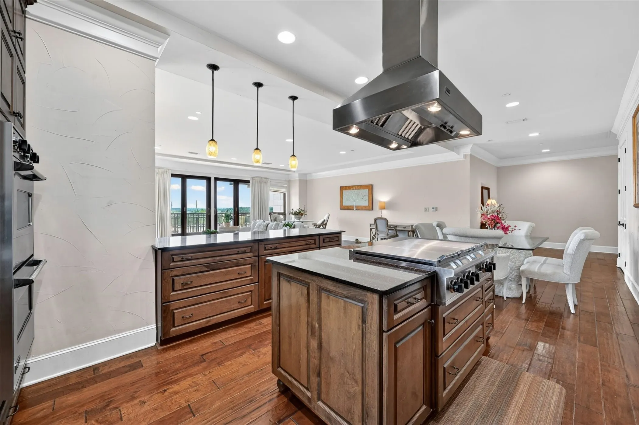 Condominium For Sale in Tarrant County , 501 Samuels Avenue 110, Fort Worth, Texas 76102, 2 Bedroom, 2 Bathroom, 2 Garage spaces, 2,091 Sqft, built in 2008, mls#21300332, Real Estate Agent in Fort Worth, Homes For Sale in Tarrant county, Homes For Sale in Fort Worth, Realtor in Fort Worth Texas, Real Estate Brokerage Independent Realty Texas, Luminita Cordes Realtor