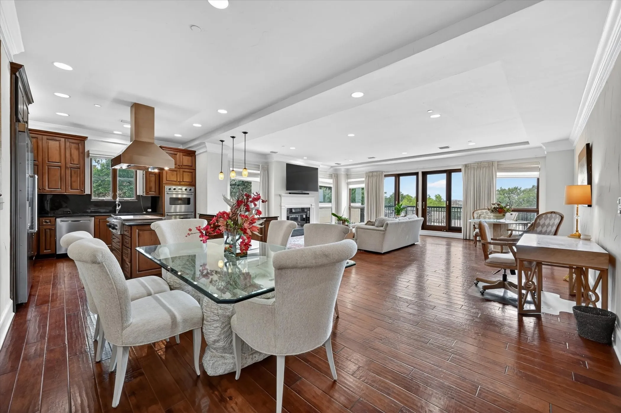 Condominium For Sale in Tarrant County , 501 Samuels Avenue 110, Fort Worth, Texas 76102, 2 Bedroom, 2 Bathroom, 2 Garage spaces, 2,091 Sqft, built in 2008, mls#21300332, Real Estate Agent in Fort Worth, Homes For Sale in Tarrant county, Homes For Sale in Fort Worth, Realtor in Fort Worth Texas, Real Estate Brokerage Independent Realty Texas, Luminita Cordes Realtor