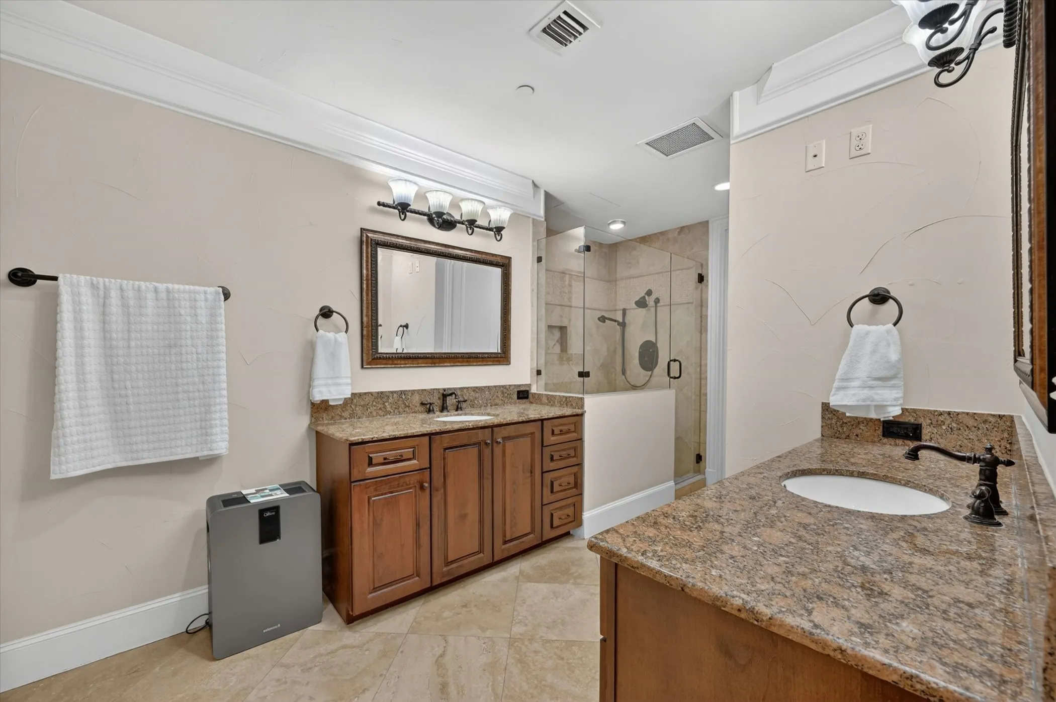 Condominium For Sale in Tarrant County , 501 Samuels Avenue 110, Fort Worth, Texas 76102, 2 Bedroom, 2 Bathroom, 2 Garage spaces, 2,091 Sqft, built in 2008, mls#21300332, Real Estate Agent in Fort Worth, Homes For Sale in Tarrant county, Homes For Sale in Fort Worth, Realtor in Fort Worth Texas, Real Estate Brokerage Independent Realty Texas, Luminita Cordes Realtor