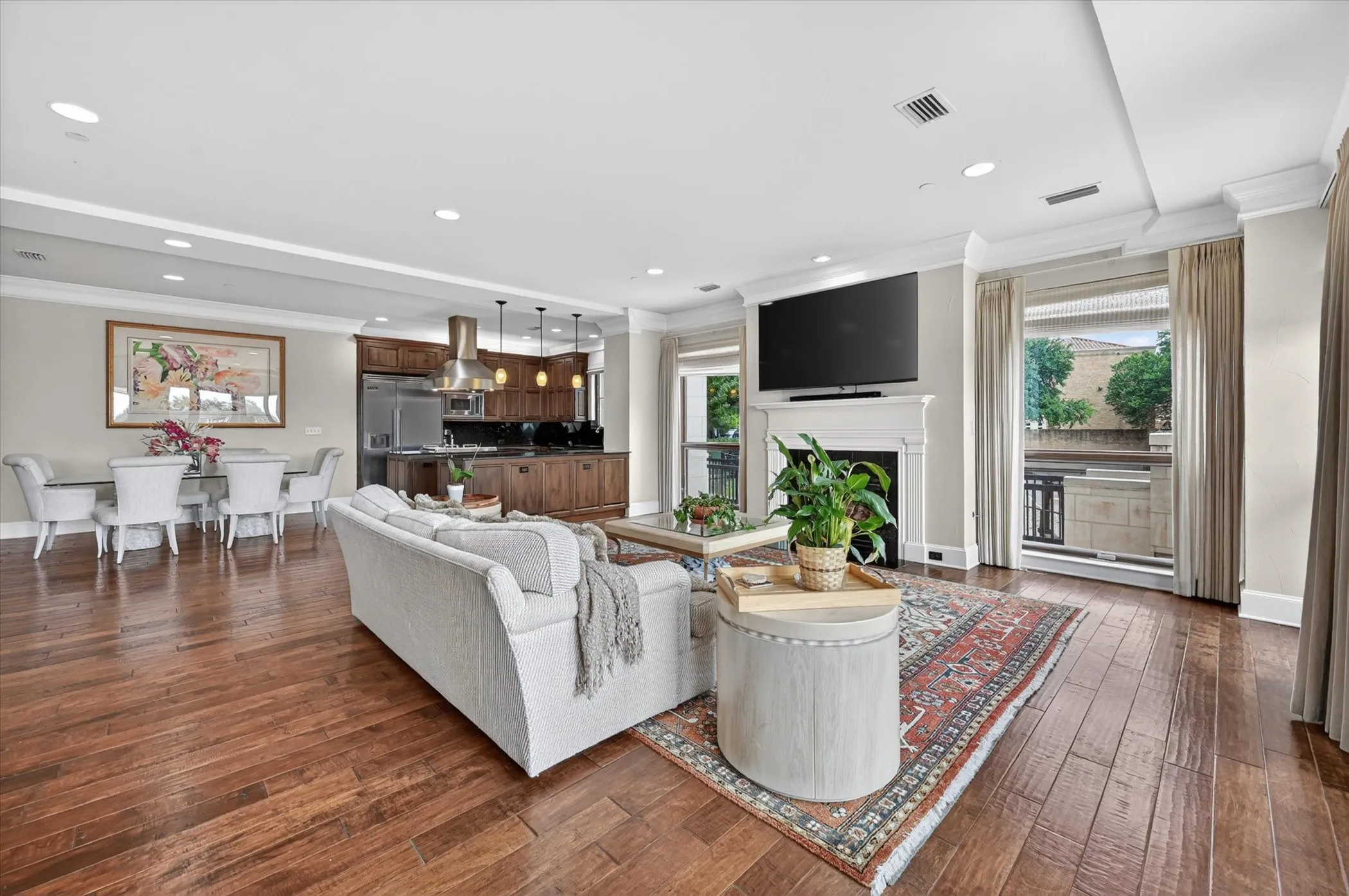 Condominium For Sale in Tarrant County , 501 Samuels Avenue 110, Fort Worth, Texas 76102, 2 Bedroom, 2 Bathroom, 2 Garage spaces, 2,091 Sqft, built in 2008, mls#21300332, Real Estate Agent in Fort Worth, Homes For Sale in Tarrant county, Homes For Sale in Fort Worth, Realtor in Fort Worth Texas, Real Estate Brokerage Independent Realty Texas, Luminita Cordes Realtor