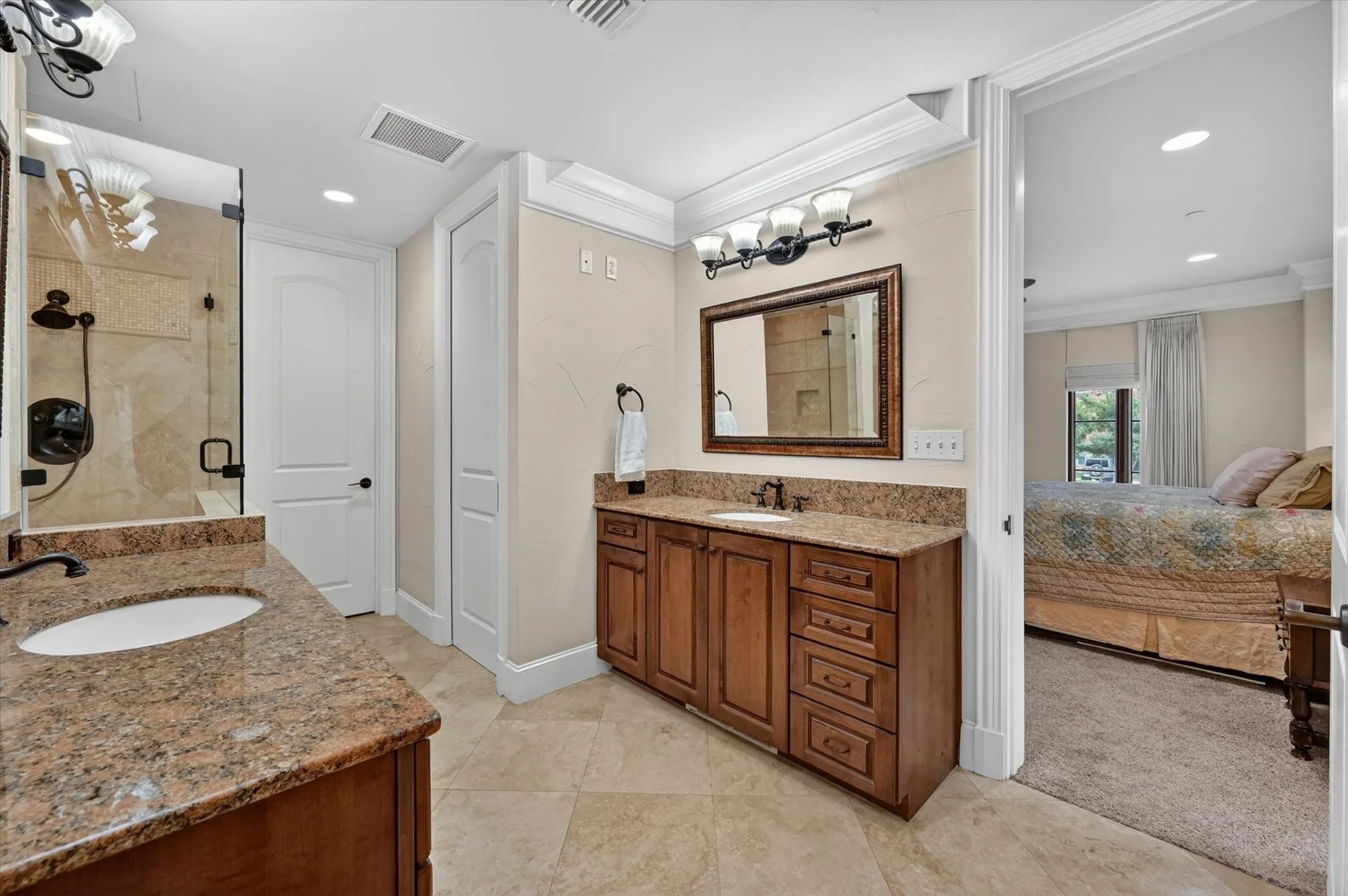 Condominium For Sale in Tarrant County , 501 Samuels Avenue 110, Fort Worth, Texas 76102, 2 Bedroom, 2 Bathroom, 2 Garage spaces, 2,091 Sqft, built in 2008, mls#21300332, Real Estate Agent in Fort Worth, Homes For Sale in Tarrant county, Homes For Sale in Fort Worth, Realtor in Fort Worth Texas, Real Estate Brokerage Independent Realty Texas, Luminita Cordes Realtor