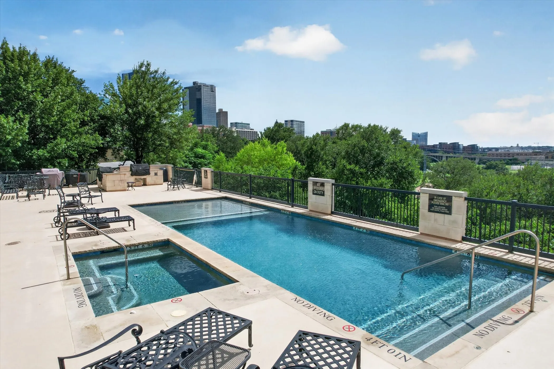 Condominium For Sale in Tarrant County , 501 Samuels Avenue 110, Fort Worth, Texas 76102, 2 Bedroom, 2 Bathroom, 2 Garage spaces, 2,091 Sqft, built in 2008, mls#21300332, Real Estate Agent in Fort Worth, Homes For Sale in Tarrant county, Homes For Sale in Fort Worth, Realtor in Fort Worth Texas, Real Estate Brokerage Independent Realty Texas, Luminita Cordes Realtor