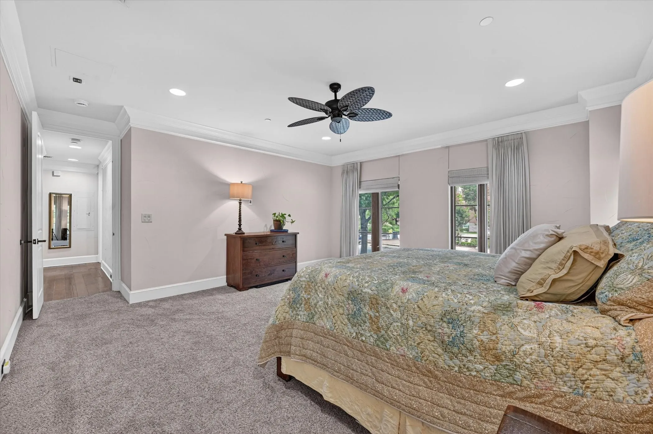 Condominium For Sale in Tarrant County , 501 Samuels Avenue 110, Fort Worth, Texas 76102, 2 Bedroom, 2 Bathroom, 2 Garage spaces, 2,091 Sqft, built in 2008, mls#21300332, Real Estate Agent in Fort Worth, Homes For Sale in Tarrant county, Homes For Sale in Fort Worth, Realtor in Fort Worth Texas, Real Estate Brokerage Independent Realty Texas, Luminita Cordes Realtor