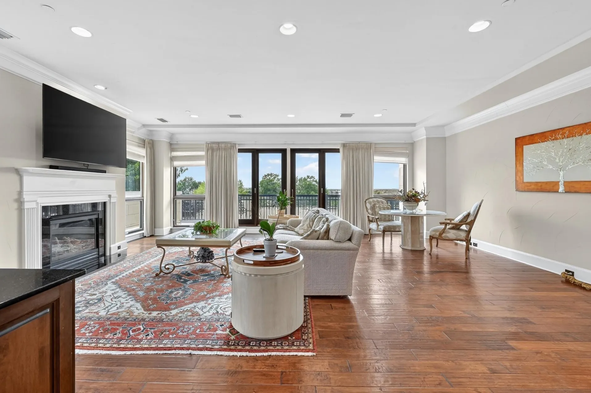 Condominium For Sale in Tarrant County , 501 Samuels Avenue 110, Fort Worth, Texas 76102, 2 Bedroom, 2 Bathroom, 2 Garage spaces, 2,091 Sqft, built in 2008, mls#21300332, Real Estate Agent in Fort Worth, Homes For Sale in Tarrant county, Homes For Sale in Fort Worth, Realtor in Fort Worth Texas, Real Estate Brokerage Independent Realty Texas, Luminita Cordes Realtor
