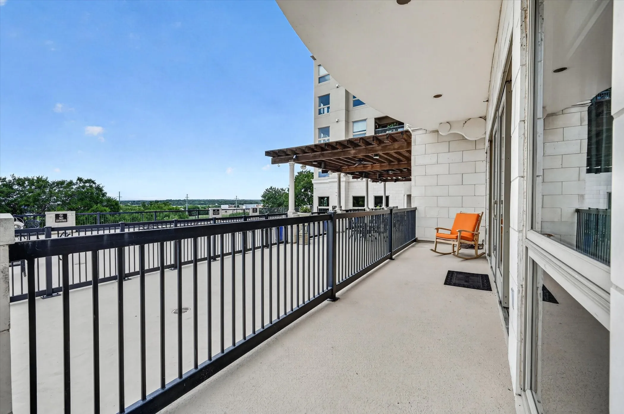 Condominium For Sale in Tarrant County , 501 Samuels Avenue 110, Fort Worth, Texas 76102, 2 Bedroom, 2 Bathroom, 2 Garage spaces, 2,091 Sqft, built in 2008, mls#21300332, Real Estate Agent in Fort Worth, Homes For Sale in Tarrant county, Homes For Sale in Fort Worth, Realtor in Fort Worth Texas, Real Estate Brokerage Independent Realty Texas, Luminita Cordes Realtor