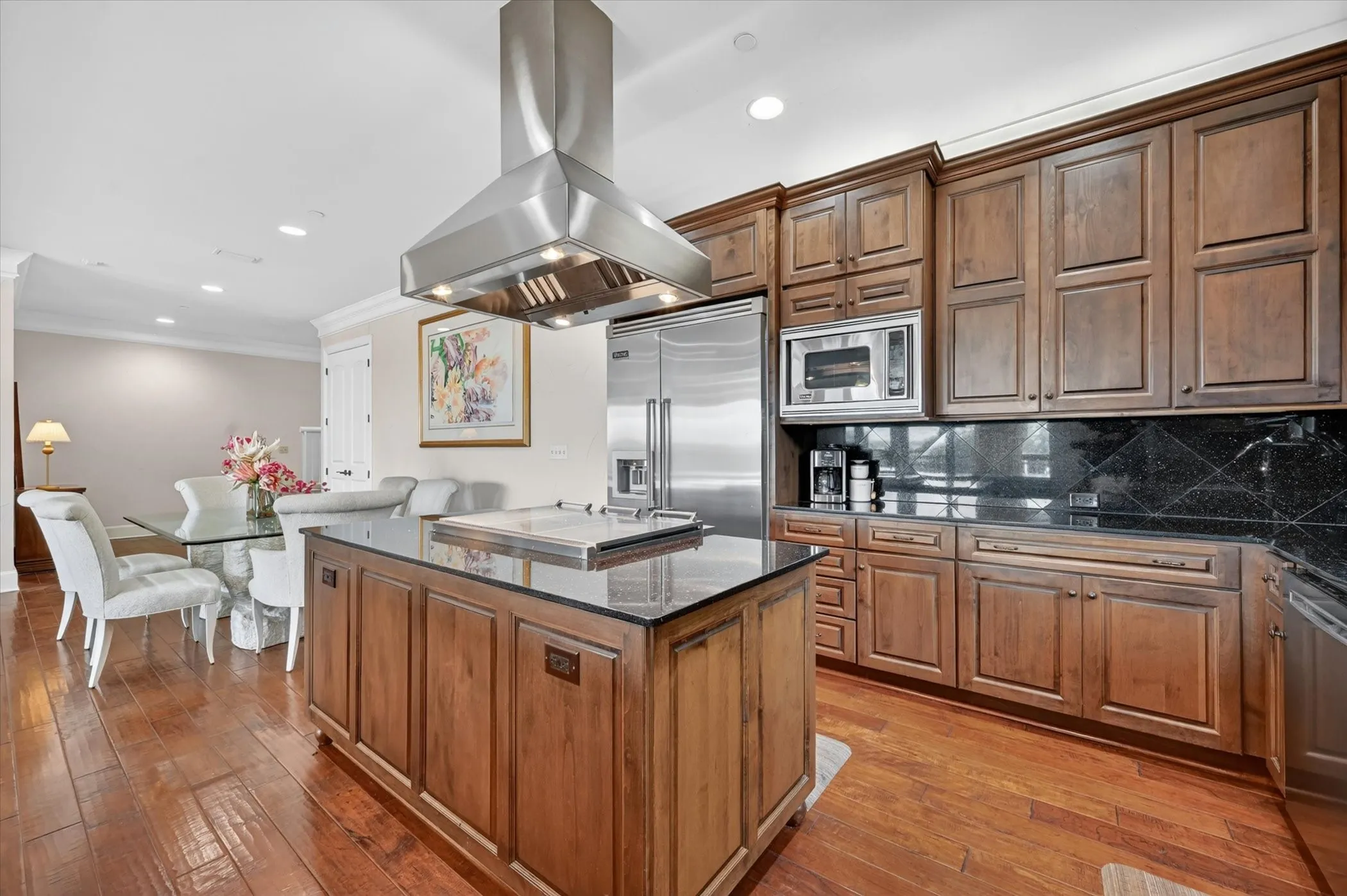 Condominium For Sale in Tarrant County , 501 Samuels Avenue 110, Fort Worth, Texas 76102, 2 Bedroom, 2 Bathroom, 2 Garage spaces, 2,091 Sqft, built in 2008, mls#21300332, Real Estate Agent in Fort Worth, Homes For Sale in Tarrant county, Homes For Sale in Fort Worth, Realtor in Fort Worth Texas, Real Estate Brokerage Independent Realty Texas, Luminita Cordes Realtor