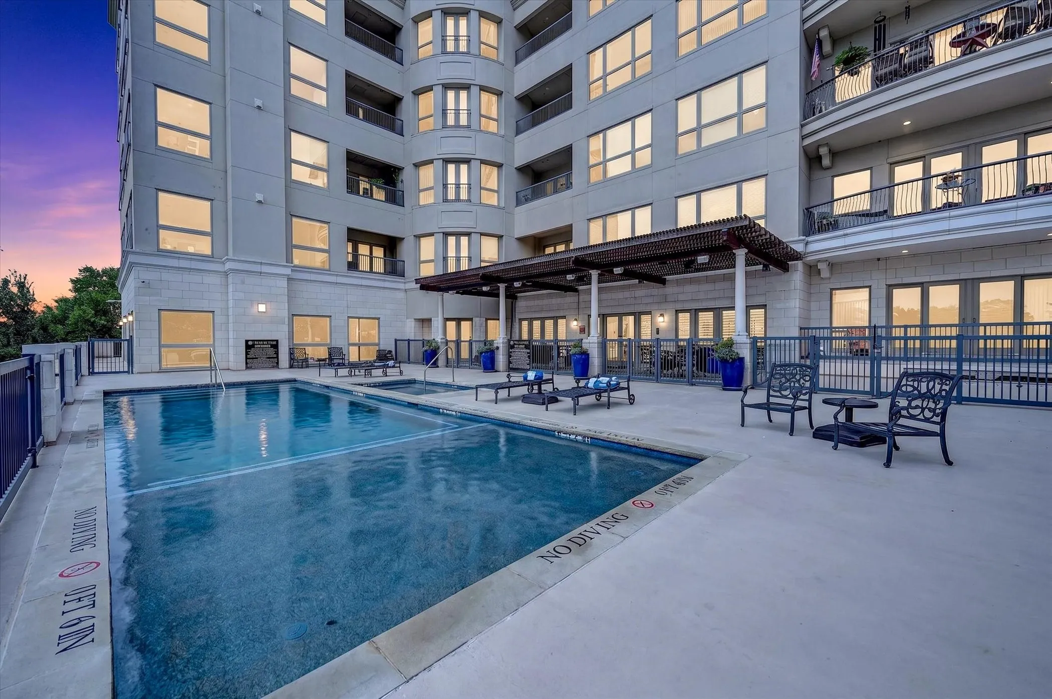 Condominium For Sale in Tarrant County , 501 Samuels Avenue 110, Fort Worth, Texas 76102, 2 Bedroom, 2 Bathroom, 2 Garage spaces, 2,091 Sqft, built in 2008, mls#21300332, Real Estate Agent in Fort Worth, Homes For Sale in Tarrant county, Homes For Sale in Fort Worth, Realtor in Fort Worth Texas, Real Estate Brokerage Independent Realty Texas, Luminita Cordes Realtor