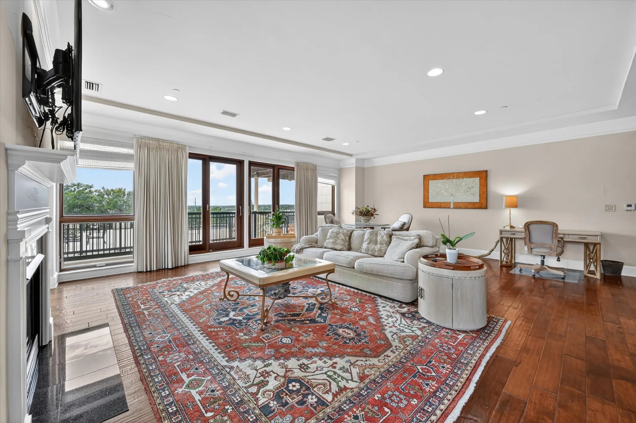 Condominium For Sale in Tarrant County , 501 Samuels Avenue 110, Fort Worth, Texas 76102, 2 Bedroom, 2 Bathroom, 2 Garage spaces, 2,091 Sqft, built in 2008, mls#21300332, Real Estate Agent in Fort Worth, Homes For Sale in Tarrant county, Homes For Sale in Fort Worth, Realtor in Fort Worth Texas, Real Estate Brokerage Independent Realty Texas, Luminita Cordes Realtor