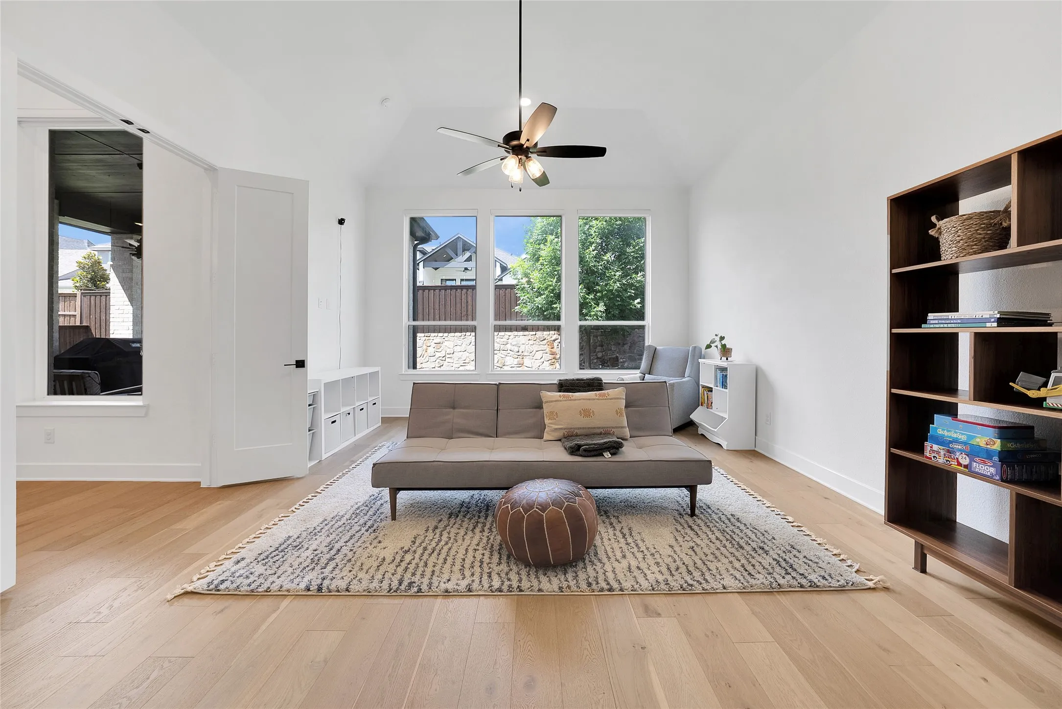 Single Family Residence For Sale in Collin County , 15849 Peppertree Road, Frisco, Texas 75035, 4 Bedroom, 4 Bathroom, 3 Garage spaces, 3,718 Sqft, built in 2020, mls#21294464, Real Estate Agent in Frisco, Homes For Sale in Collin county, Homes For Sale in Frisco, Realtor in Frisco Texas, Real Estate Brokerage Independent Realty Texas, Luminita Cordes Realtor