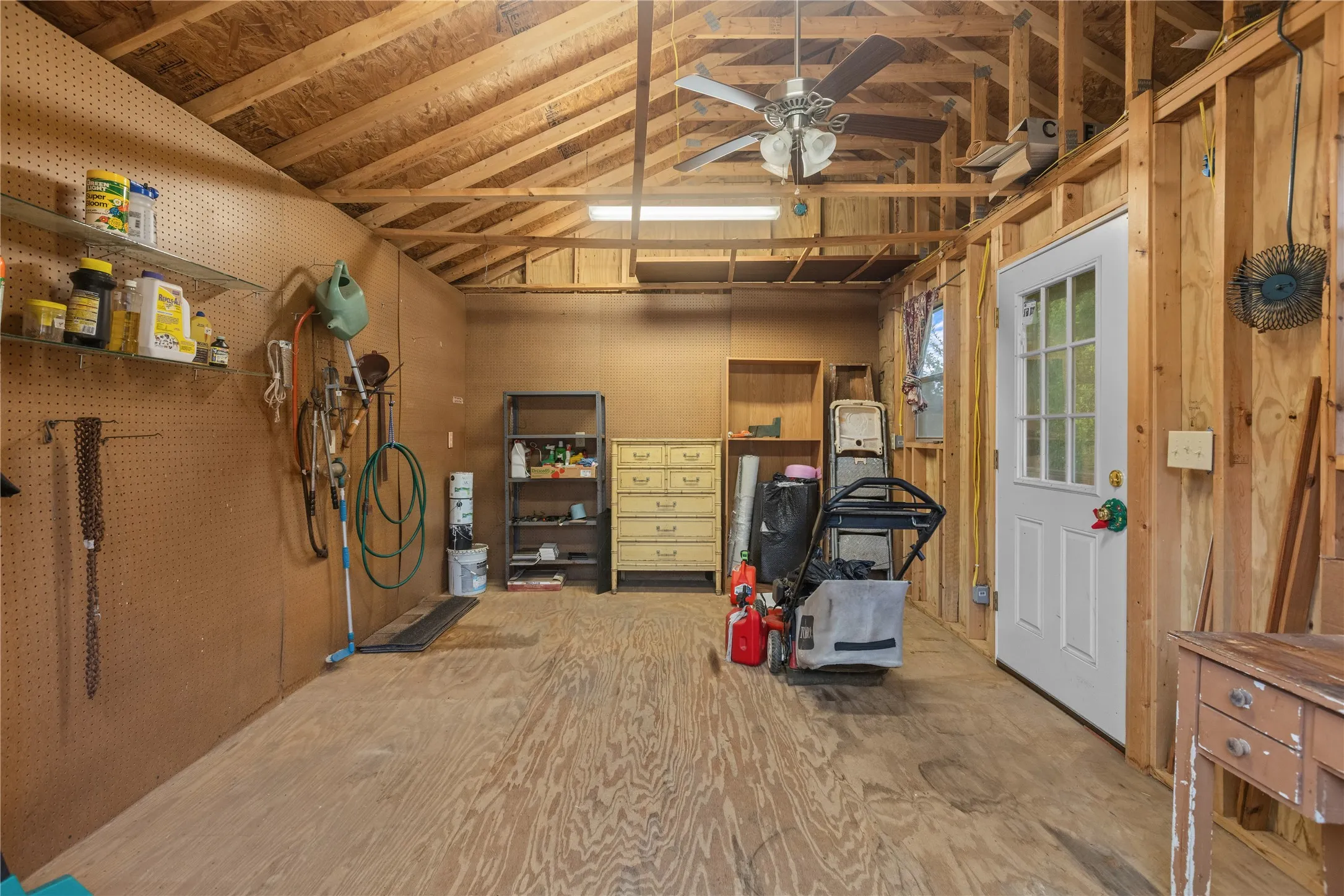 Single Family Residence For Sale in Grayson County , 605 S Ricketts Street, Sherman, Texas 75092, 3 Bedroom, 2 Bathroom, Garage spaces, 1,230 Sqft, built in 1965, mls#21302612, Real Estate Agent in Sherman, Homes For Sale in Grayson county, Homes For Sale in Sherman, Realtor in Sherman Texas, Real Estate Brokerage Independent Realty Texas, Luminita Cordes Realtor