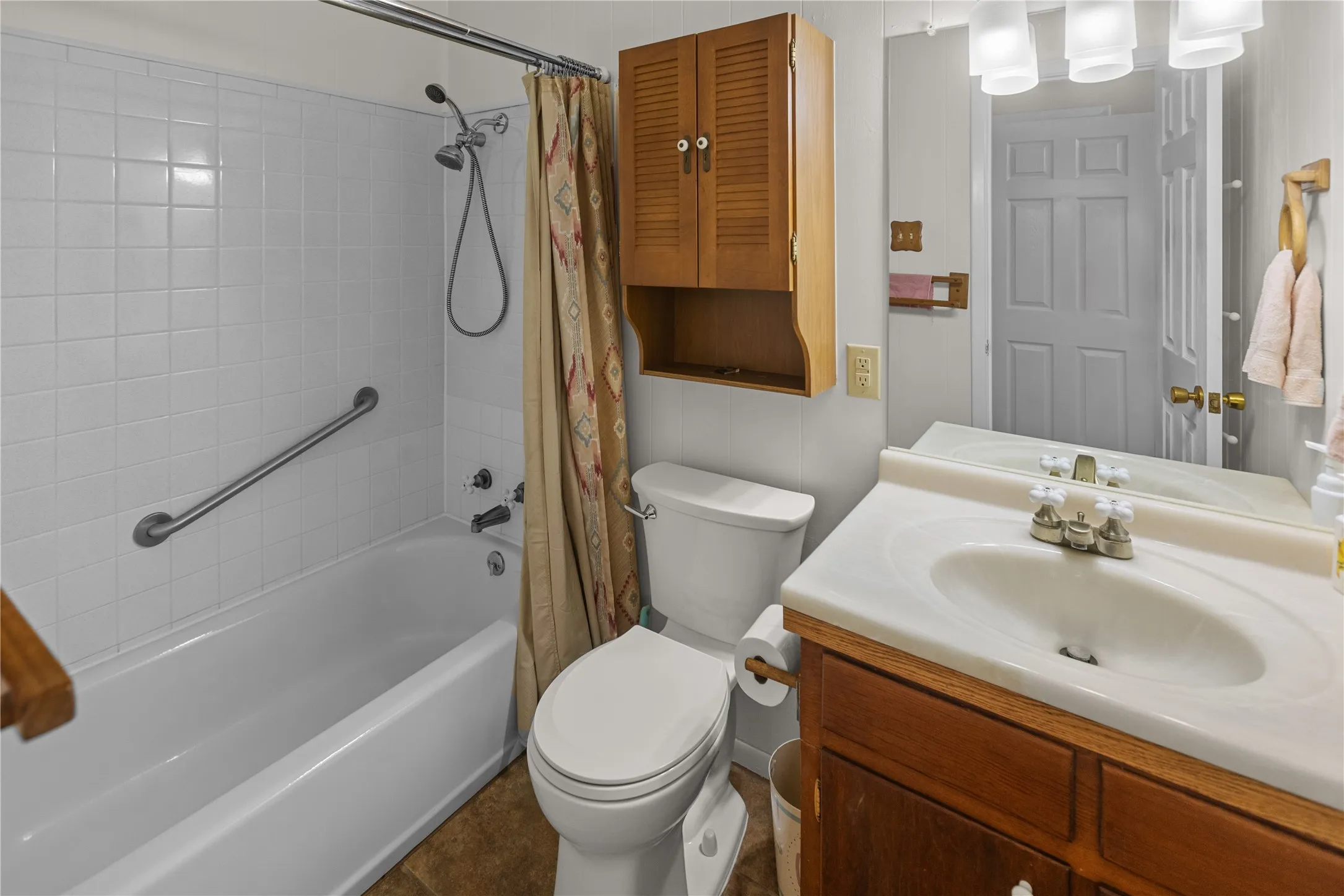 Single Family Residence For Sale in Grayson County , 605 S Ricketts Street, Sherman, Texas 75092, 3 Bedroom, 2 Bathroom, Garage spaces, 1,230 Sqft, built in 1965, mls#21302612, Real Estate Agent in Sherman, Homes For Sale in Grayson county, Homes For Sale in Sherman, Realtor in Sherman Texas, Real Estate Brokerage Independent Realty Texas, Luminita Cordes Realtor
