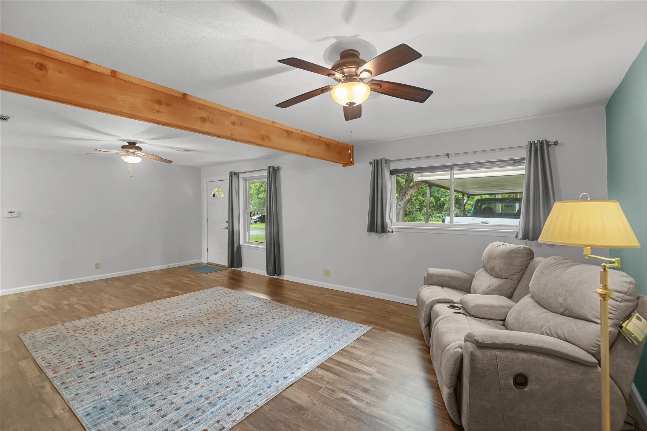 Single Family Residence For Sale in Grayson County , 605 S Ricketts Street, Sherman, Texas 75092, 3 Bedroom, 2 Bathroom, Garage spaces, 1,230 Sqft, built in 1965, mls#21302612, Real Estate Agent in Sherman, Homes For Sale in Grayson county, Homes For Sale in Sherman, Realtor in Sherman Texas, Real Estate Brokerage Independent Realty Texas, Luminita Cordes Realtor