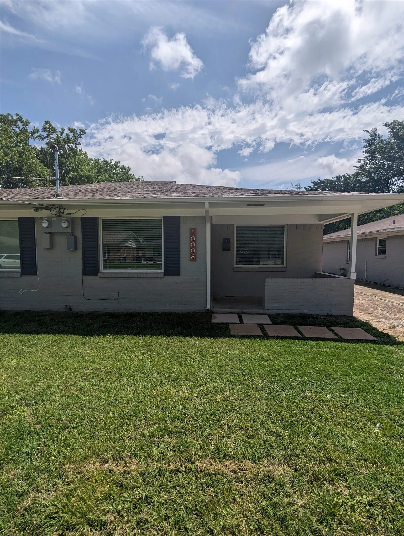 Duplex For Rent in Dallas County , 10008 Olmos Drive, Dallas, Texas 75218, 2 Bedroom, 1 Bathroom, 1 Garage spaces, 950 Sqft, built in 1958, mls#21303524, Real Estate Agent in Dallas, Homes For Rent in Dallas county, Homes For Rent in Dallas, Realtor in Dallas Texas, Real Estate Brokerage Independent Realty Texas, Luminita Cordes Realtor