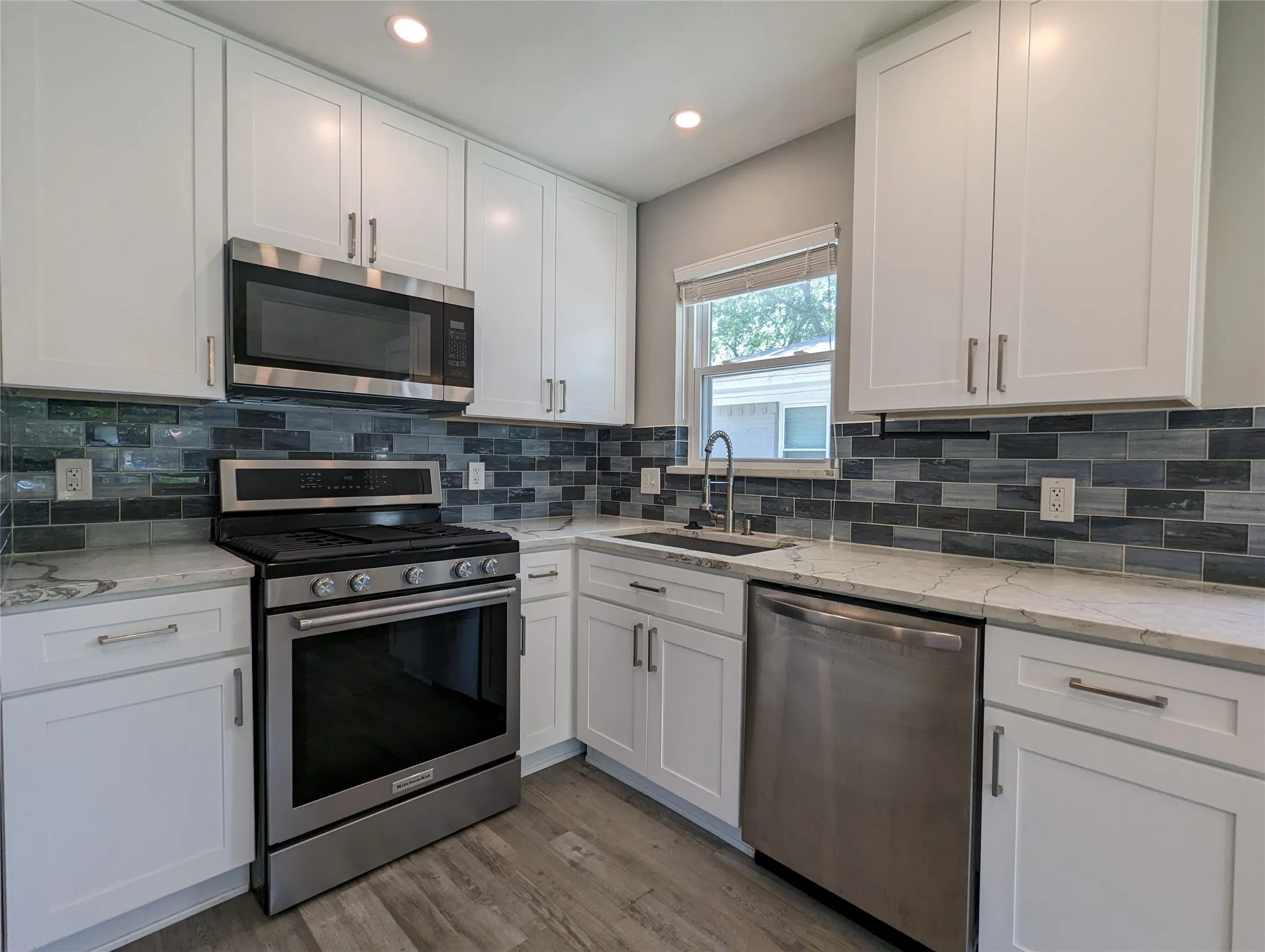 Duplex For Rent in Dallas County , 10008 Olmos Drive, Dallas, Texas 75218, 2 Bedroom, 1 Bathroom, 1 Garage spaces, 950 Sqft, built in 1958, mls#21303524, Real Estate Agent in Dallas, Homes For Rent in Dallas county, Homes For Rent in Dallas, Realtor in Dallas Texas, Real Estate Brokerage Independent Realty Texas, Luminita Cordes Realtor