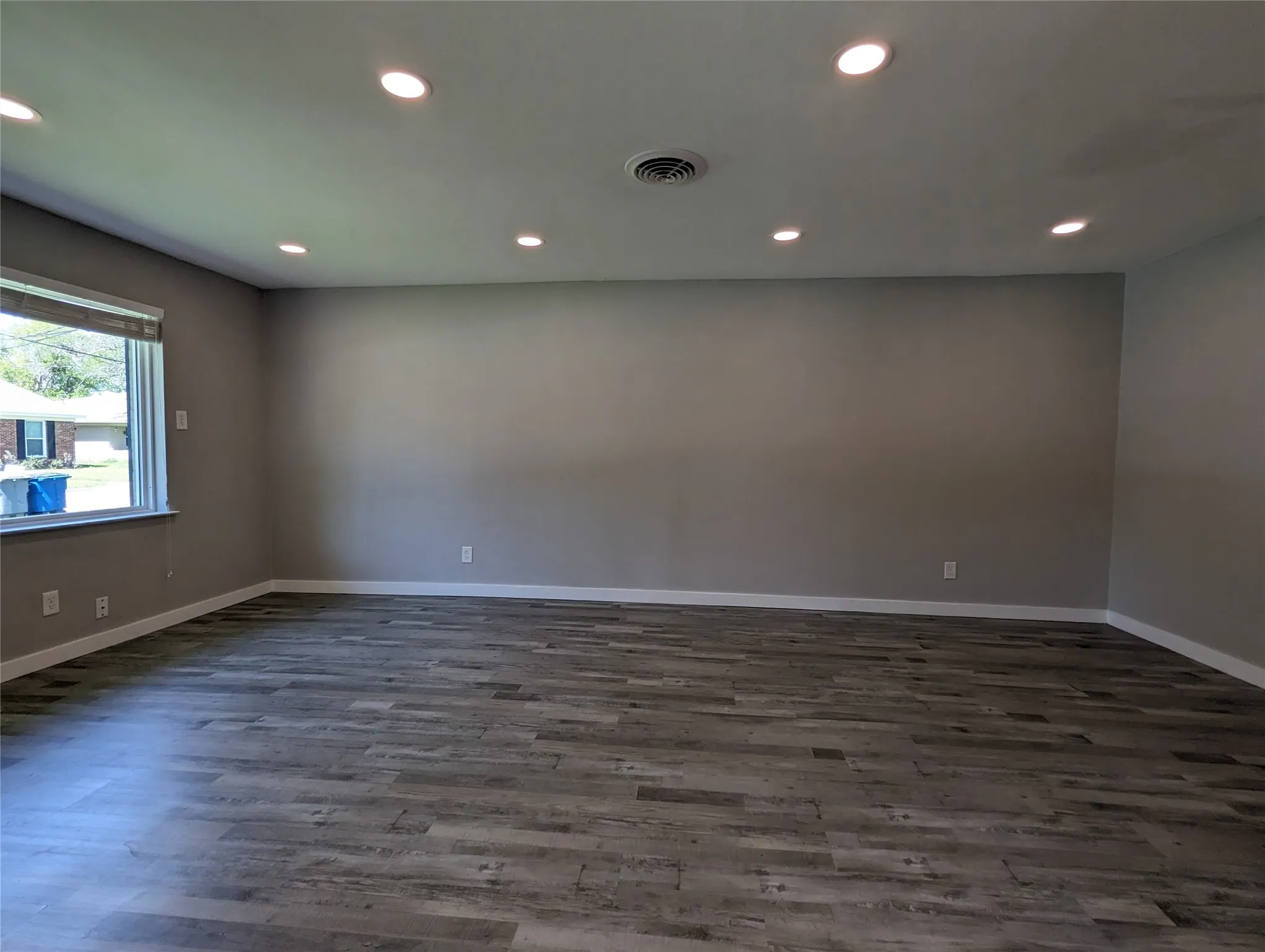 Duplex For Rent in Dallas County , 10008 Olmos Drive, Dallas, Texas 75218, 2 Bedroom, 1 Bathroom, 1 Garage spaces, 950 Sqft, built in 1958, mls#21303524, Real Estate Agent in Dallas, Homes For Rent in Dallas county, Homes For Rent in Dallas, Realtor in Dallas Texas, Real Estate Brokerage Independent Realty Texas, Luminita Cordes Realtor
