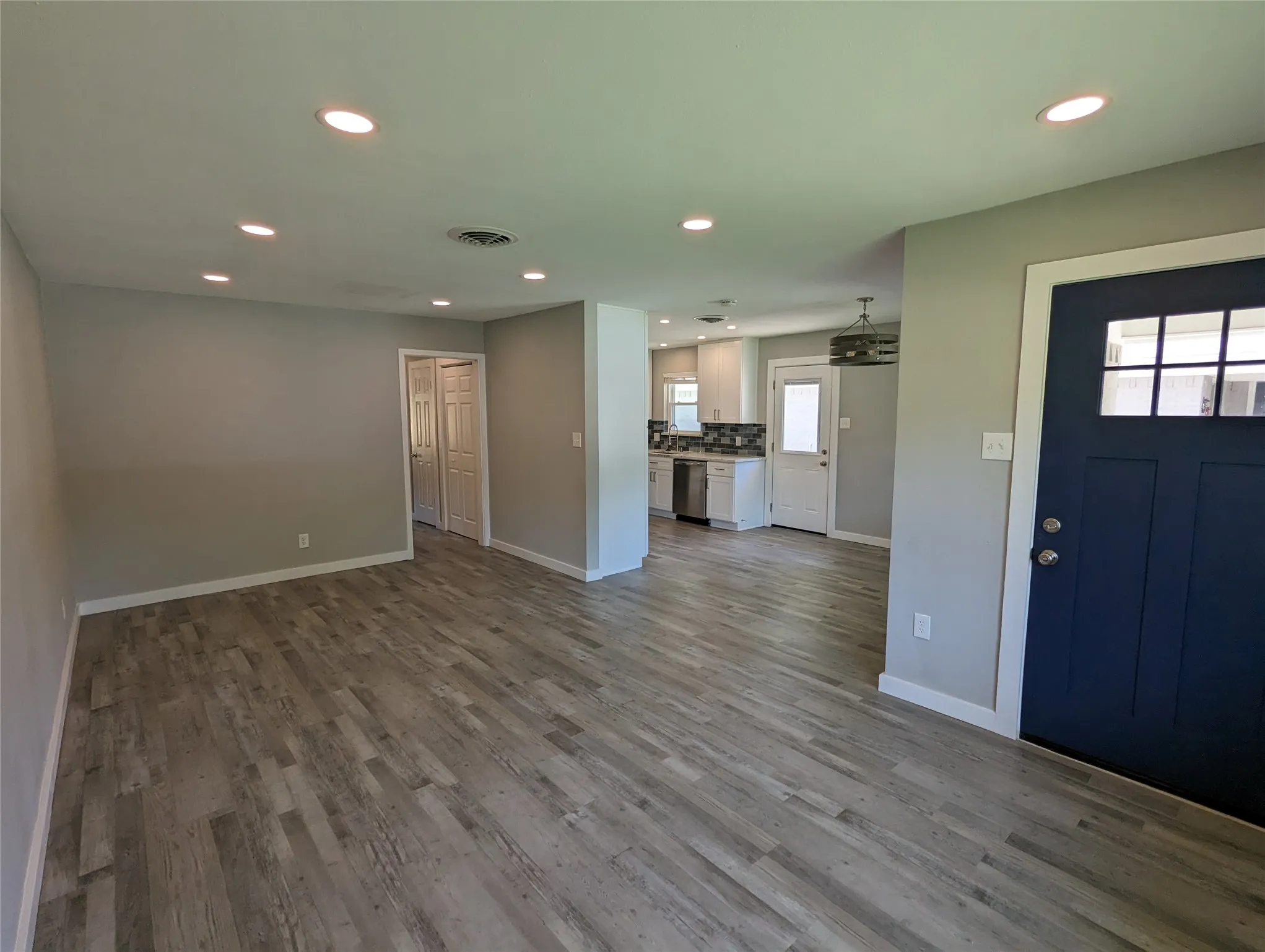 Duplex For Rent in Dallas County , 10008 Olmos Drive, Dallas, Texas 75218, 2 Bedroom, 1 Bathroom, 1 Garage spaces, 950 Sqft, built in 1958, mls#21303524, Real Estate Agent in Dallas, Homes For Rent in Dallas county, Homes For Rent in Dallas, Realtor in Dallas Texas, Real Estate Brokerage Independent Realty Texas, Luminita Cordes Realtor
