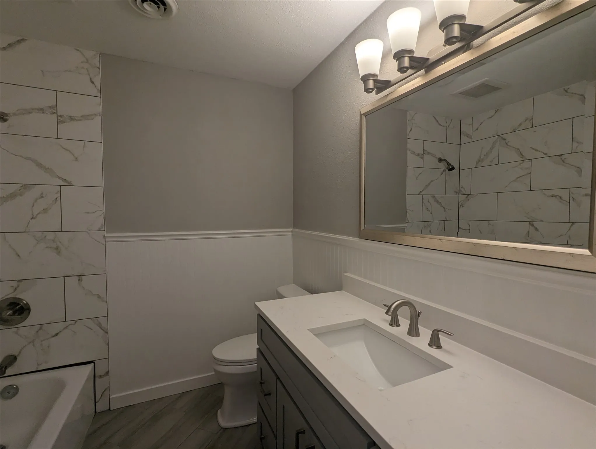 Duplex For Rent in Dallas County , 10008 Olmos Drive, Dallas, Texas 75218, 2 Bedroom, 1 Bathroom, 1 Garage spaces, 950 Sqft, built in 1958, mls#21303524, Real Estate Agent in Dallas, Homes For Rent in Dallas county, Homes For Rent in Dallas, Realtor in Dallas Texas, Real Estate Brokerage Independent Realty Texas, Luminita Cordes Realtor