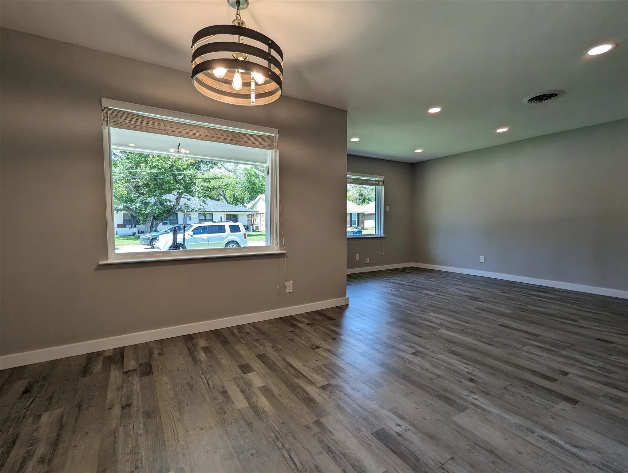 Duplex For Rent in Dallas County , 10008 Olmos Drive, Dallas, Texas 75218, 2 Bedroom, 1 Bathroom, 1 Garage spaces, 950 Sqft, built in 1958, mls#21303524, Real Estate Agent in Dallas, Homes For Rent in Dallas county, Homes For Rent in Dallas, Realtor in Dallas Texas, Real Estate Brokerage Independent Realty Texas, Luminita Cordes Realtor