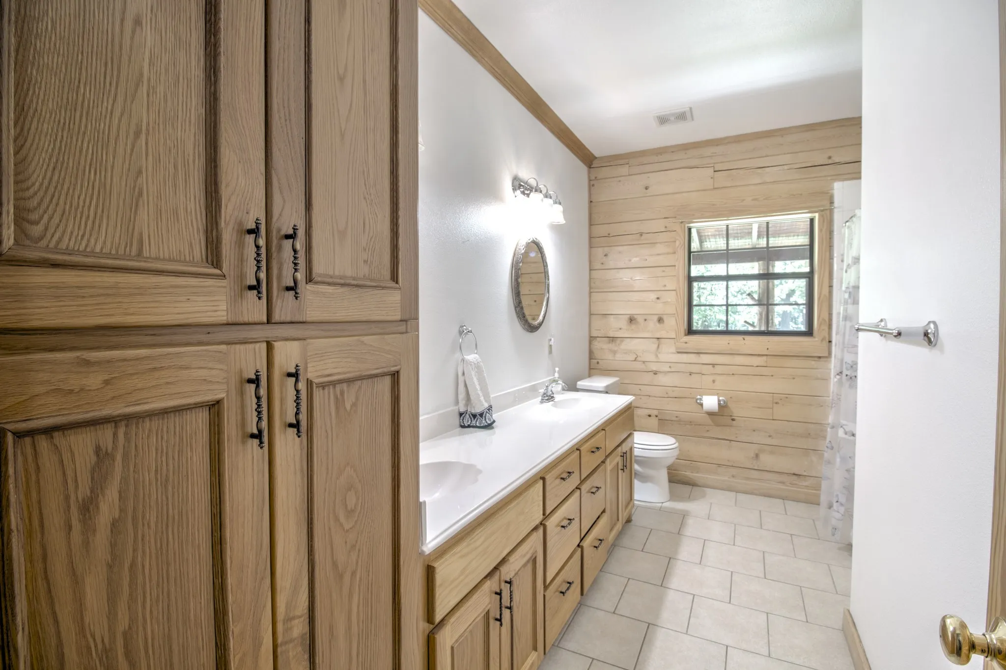 Single Family Residence For Sale in Grayson County , 1466 Pearce Street, Collinsville, Texas 76233, 3 Bedroom, 3 Bathroom, Garage spaces, 2,695 Sqft, built in 2005, mls#21297920, Real Estate Agent in Collinsville, Homes For Sale in Grayson county, Homes For Sale in Collinsville, Realtor in Collinsville Texas, Real Estate Brokerage Independent Realty Texas, Luminita Cordes Realtor
