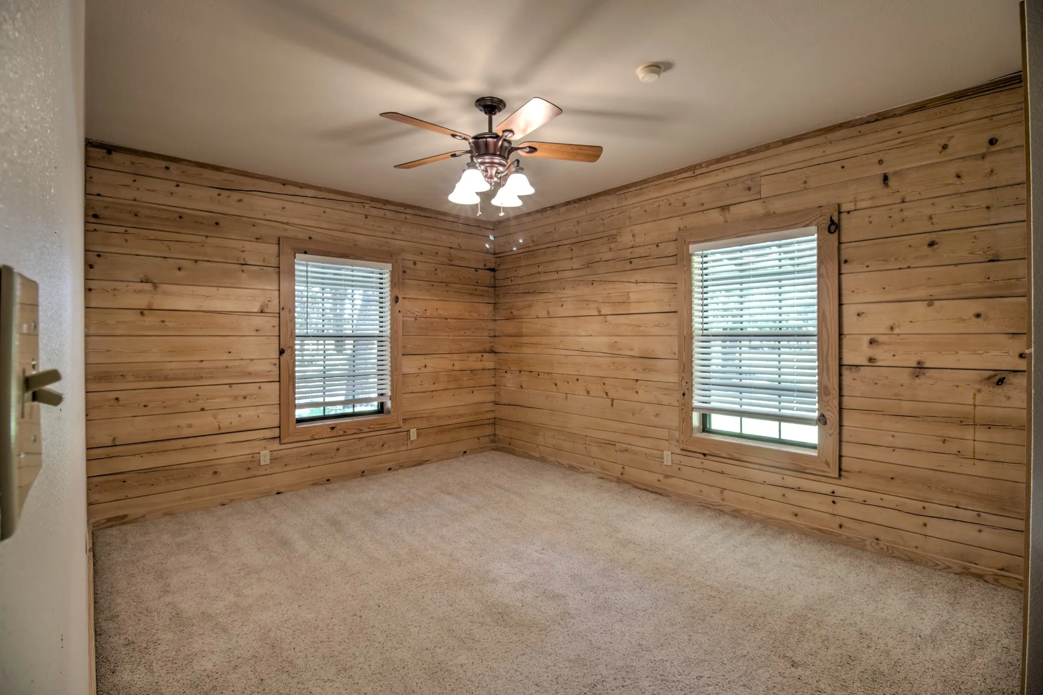 Single Family Residence For Sale in Grayson County , 1466 Pearce Street, Collinsville, Texas 76233, 3 Bedroom, 3 Bathroom, Garage spaces, 2,695 Sqft, built in 2005, mls#21297920, Real Estate Agent in Collinsville, Homes For Sale in Grayson county, Homes For Sale in Collinsville, Realtor in Collinsville Texas, Real Estate Brokerage Independent Realty Texas, Luminita Cordes Realtor