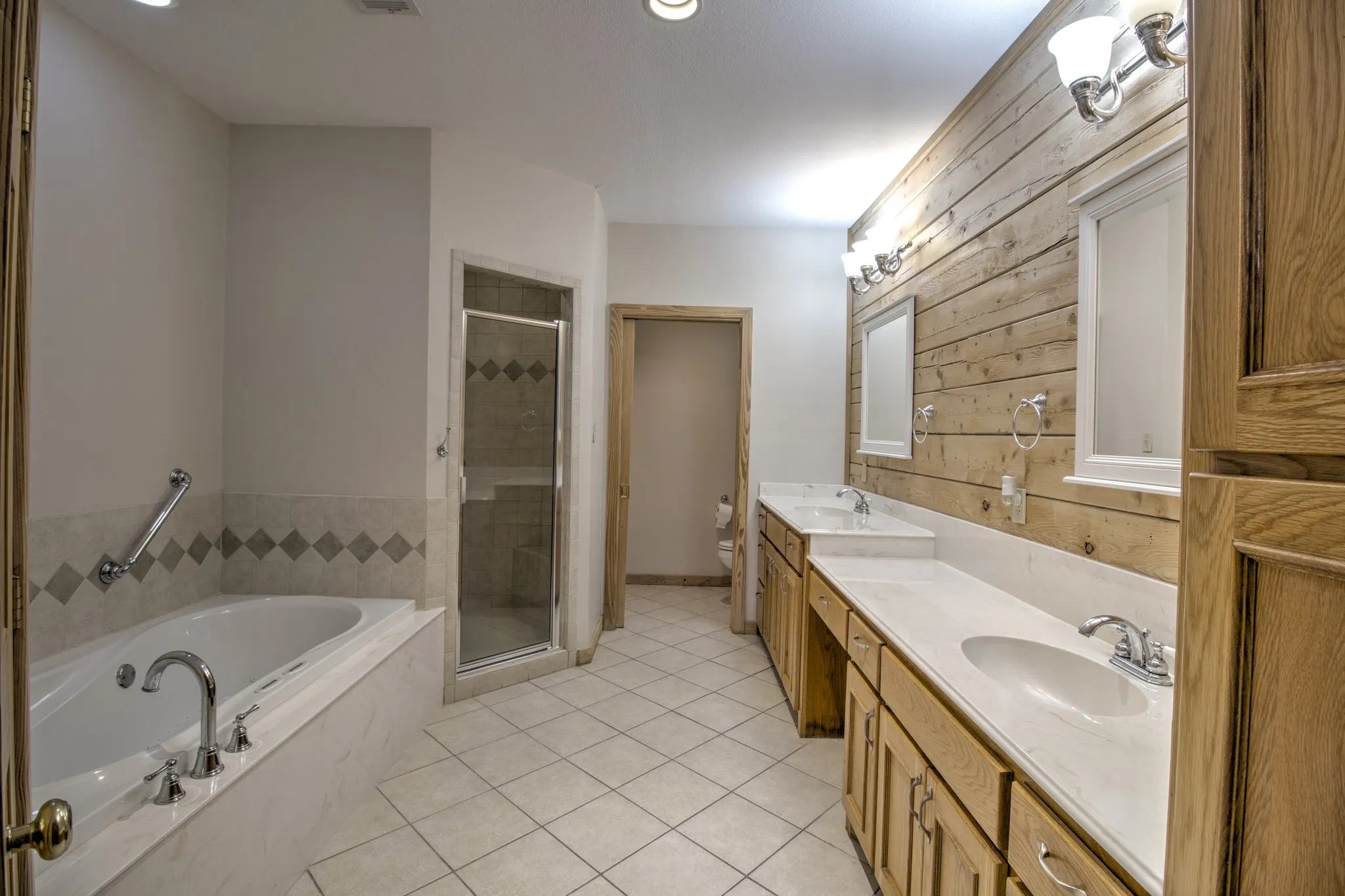 Single Family Residence For Sale in Grayson County , 1466 Pearce Street, Collinsville, Texas 76233, 3 Bedroom, 3 Bathroom, Garage spaces, 2,695 Sqft, built in 2005, mls#21297920, Real Estate Agent in Collinsville, Homes For Sale in Grayson county, Homes For Sale in Collinsville, Realtor in Collinsville Texas, Real Estate Brokerage Independent Realty Texas, Luminita Cordes Realtor
