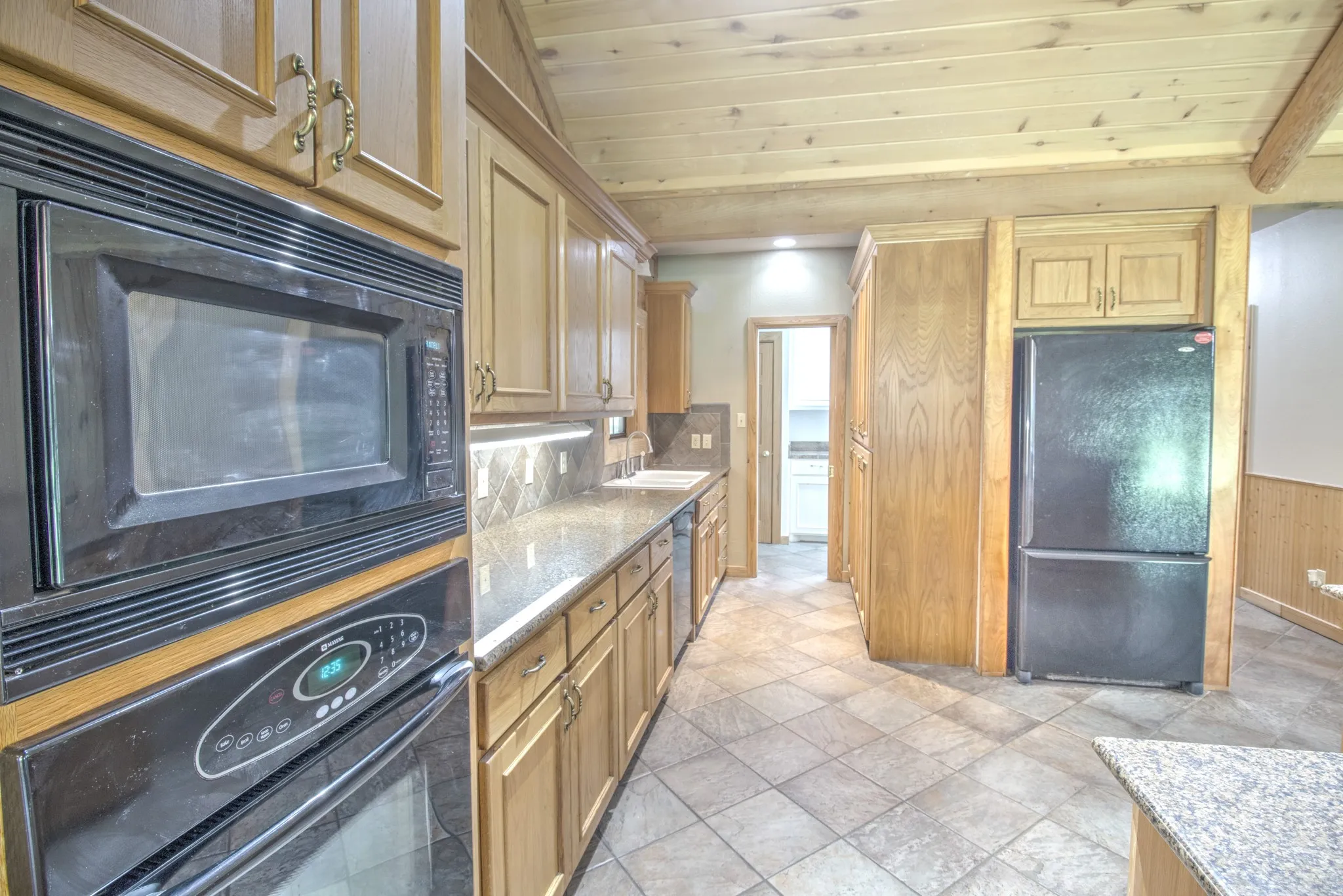 Single Family Residence For Sale in Grayson County , 1466 Pearce Street, Collinsville, Texas 76233, 3 Bedroom, 3 Bathroom, Garage spaces, 2,695 Sqft, built in 2005, mls#21297920, Real Estate Agent in Collinsville, Homes For Sale in Grayson county, Homes For Sale in Collinsville, Realtor in Collinsville Texas, Real Estate Brokerage Independent Realty Texas, Luminita Cordes Realtor