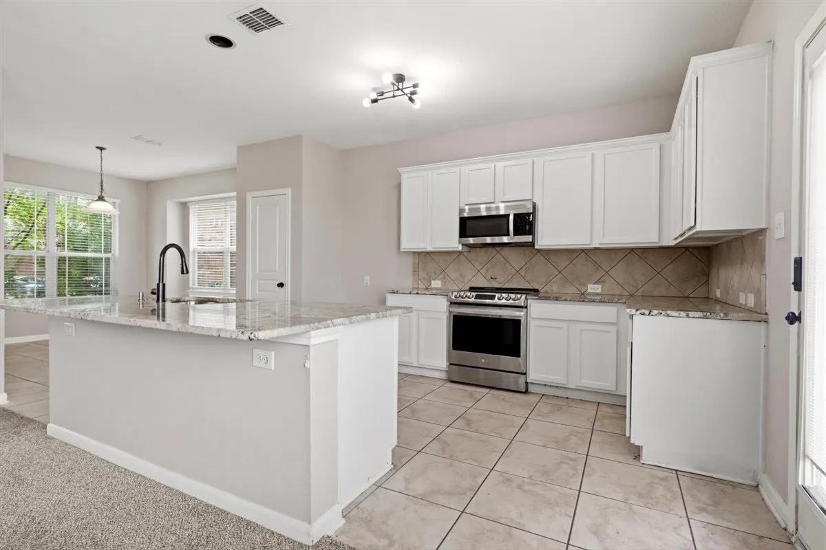 Single Family Residence For Sale in Tarrant County , 12233 Macaroon Lane, Fort Worth, Texas 76244, 4 Bedroom, 3 Bathroom, 2 Garage spaces, 2,495 Sqft, built in 2005, mls#21300393, Real Estate Agent in Fort Worth, Homes For Sale in Tarrant county, Homes For Sale in Fort Worth, Realtor in Fort Worth Texas, Real Estate Brokerage Independent Realty Texas, Luminita Cordes Realtor