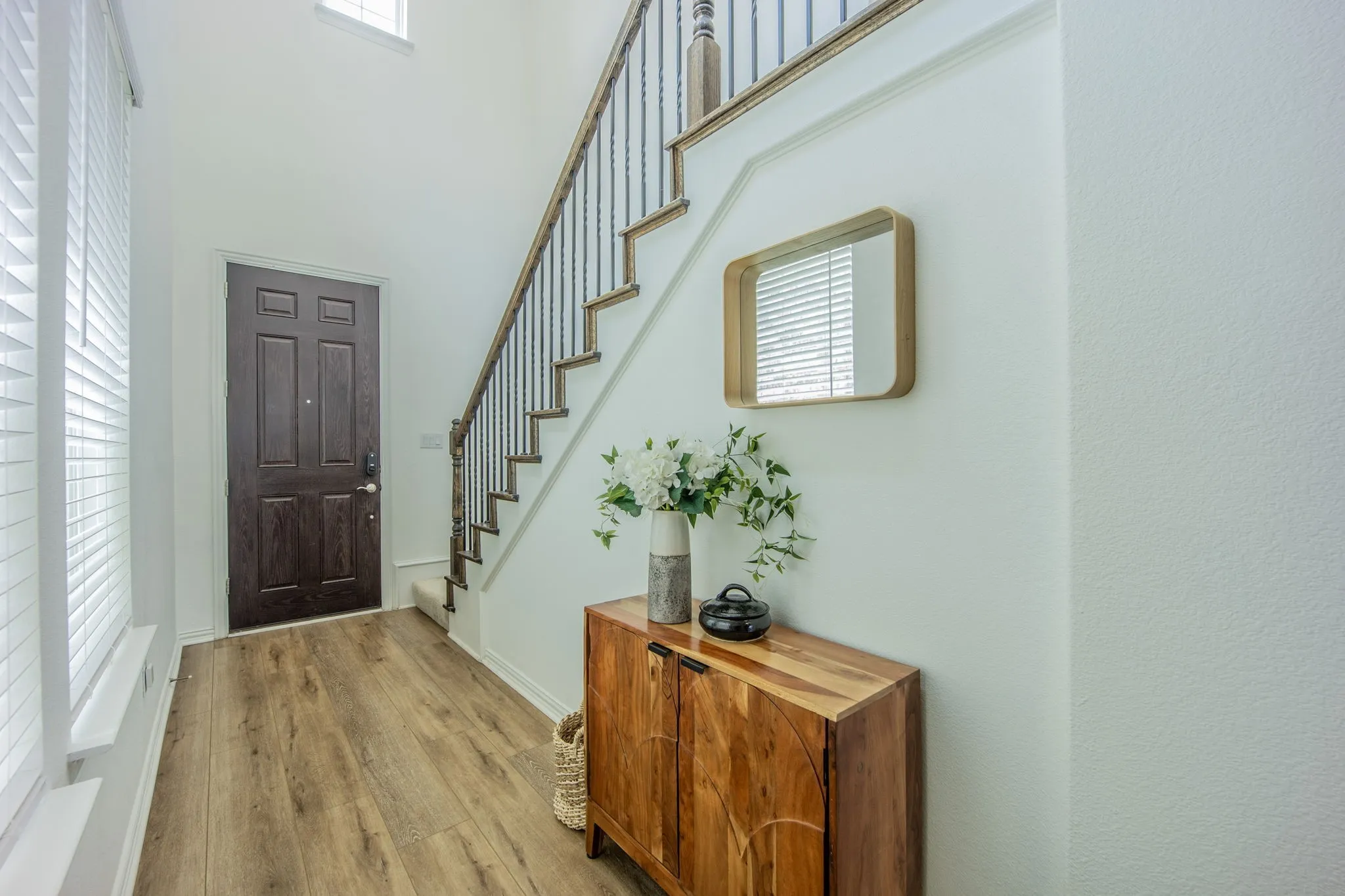 Single Family Residence For Sale in Dallas County , 2774 Henson Lane, Garland, Texas 75040, 3 Bedroom, 3 Bathroom, 2 Garage spaces, 2,177 Sqft, built in 2022, mls#21299817, Real Estate Agent in Garland, Homes For Sale in Dallas county, Homes For Sale in Garland, Realtor in Garland Texas, Real Estate Brokerage Independent Realty Texas, Luminita Cordes Realtor