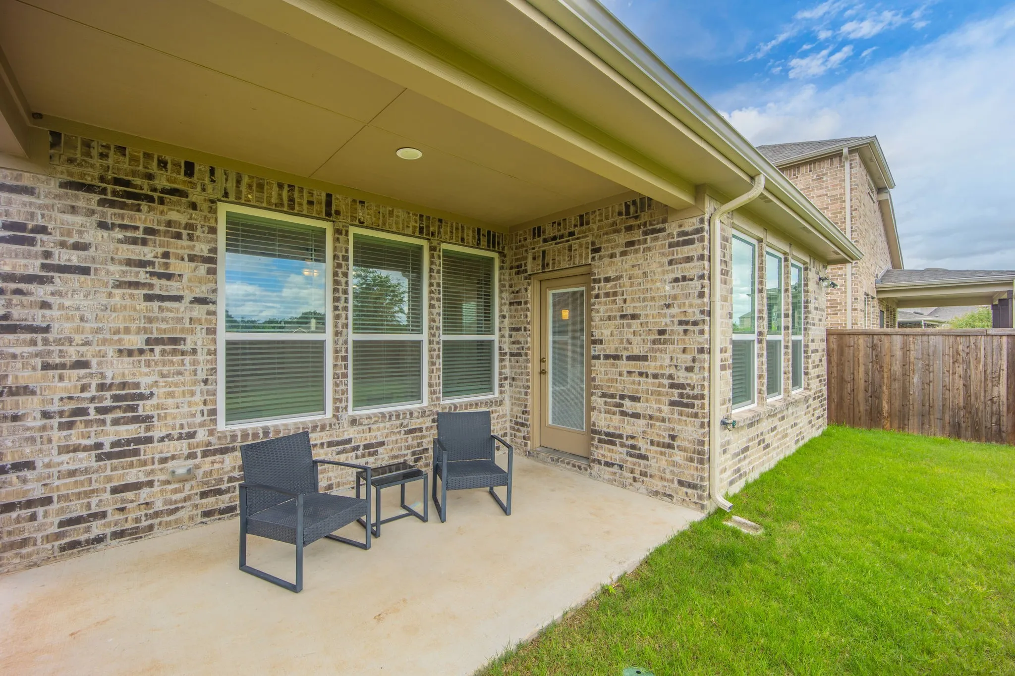 Single Family Residence For Sale in Dallas County , 2774 Henson Lane, Garland, Texas 75040, 3 Bedroom, 3 Bathroom, 2 Garage spaces, 2,177 Sqft, built in 2022, mls#21299817, Real Estate Agent in Garland, Homes For Sale in Dallas county, Homes For Sale in Garland, Realtor in Garland Texas, Real Estate Brokerage Independent Realty Texas, Luminita Cordes Realtor