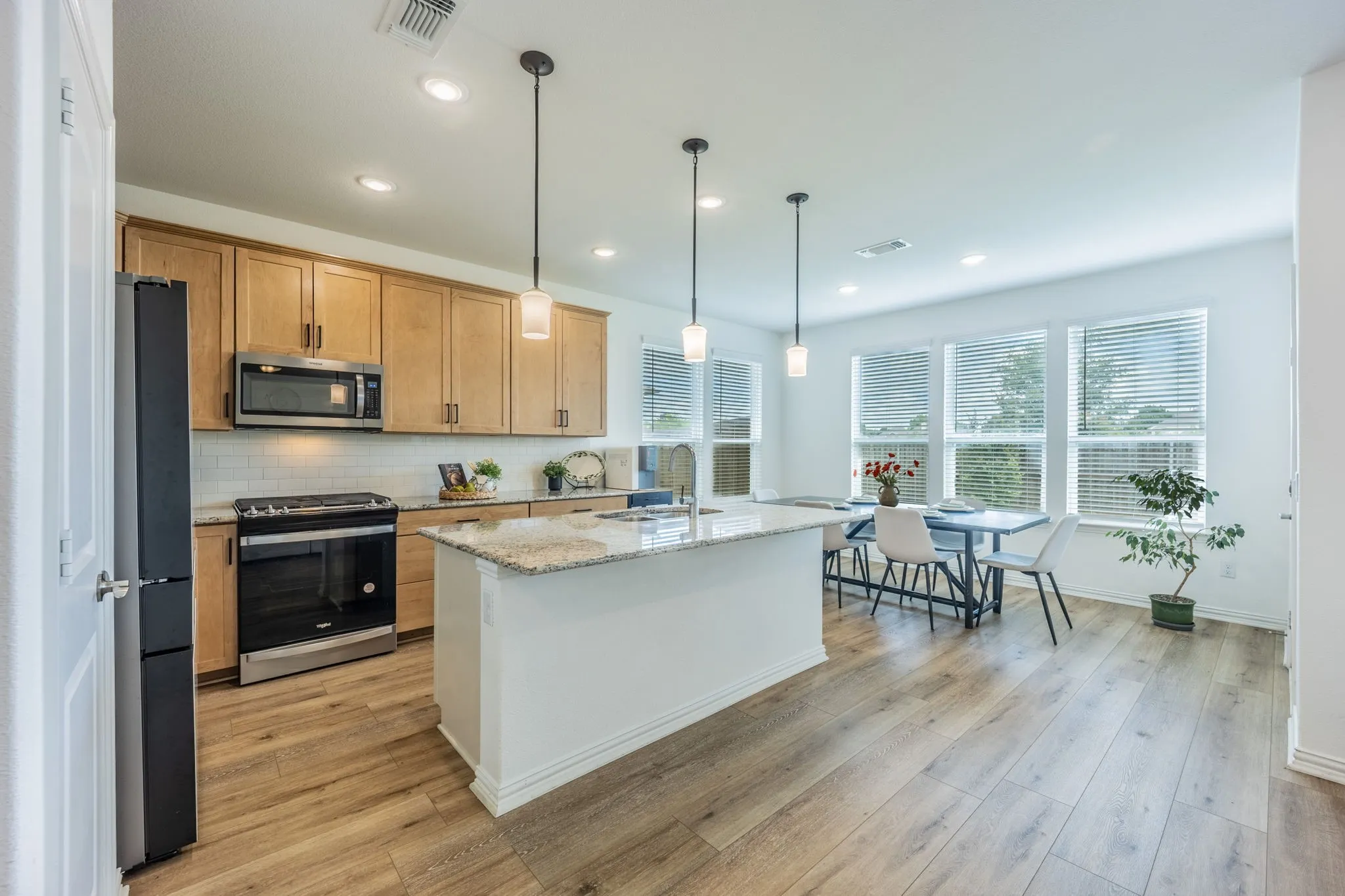 Single Family Residence For Sale in Dallas County , 2774 Henson Lane, Garland, Texas 75040, 3 Bedroom, 3 Bathroom, 2 Garage spaces, 2,177 Sqft, built in 2022, mls#21299817, Real Estate Agent in Garland, Homes For Sale in Dallas county, Homes For Sale in Garland, Realtor in Garland Texas, Real Estate Brokerage Independent Realty Texas, Luminita Cordes Realtor