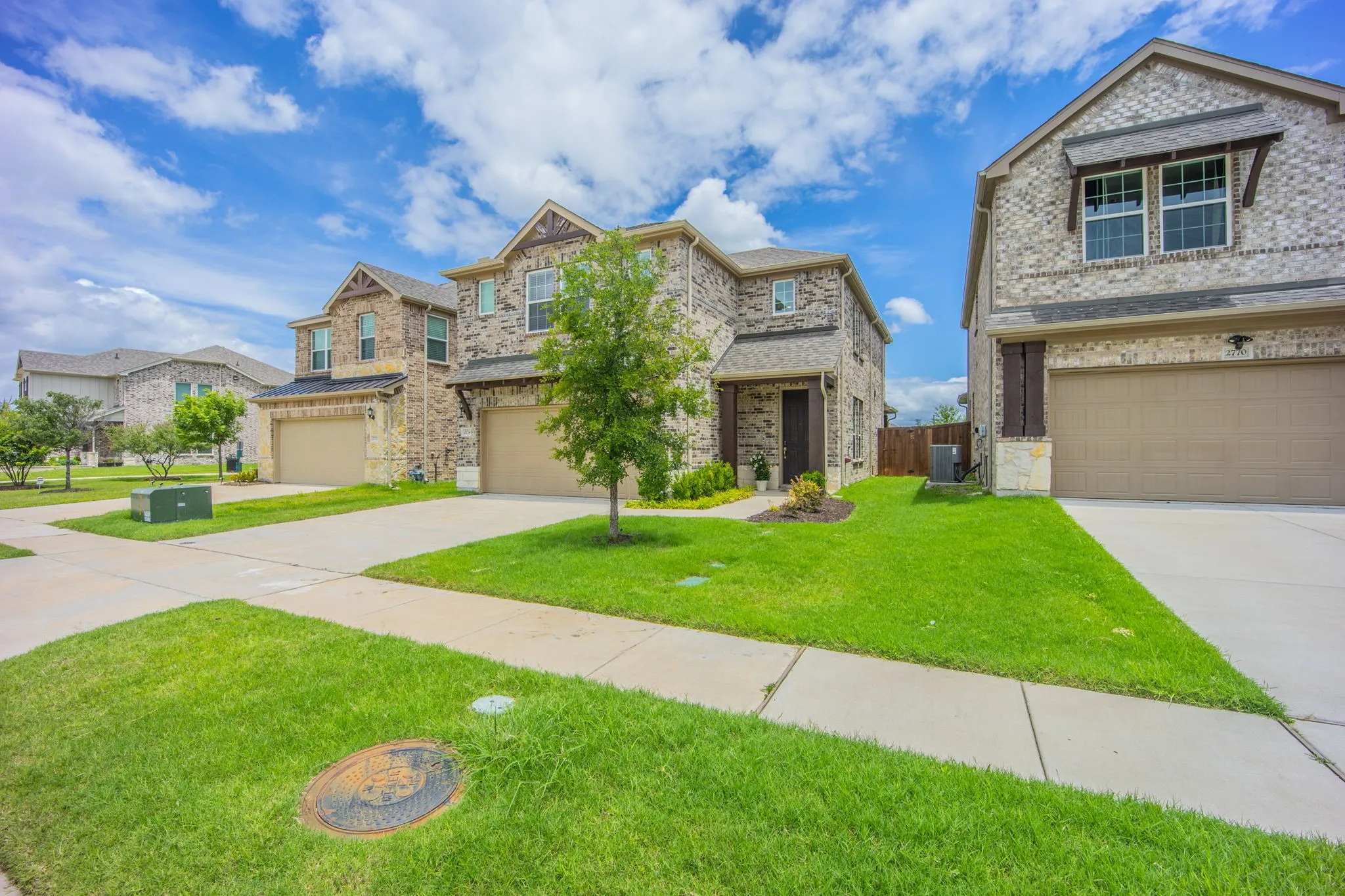 Single Family Residence For Sale in Dallas County , 2774 Henson Lane, Garland, Texas 75040, 3 Bedroom, 3 Bathroom, 2 Garage spaces, 2,177 Sqft, built in 2022, mls#21299817, Real Estate Agent in Garland, Homes For Sale in Dallas county, Homes For Sale in Garland, Realtor in Garland Texas, Real Estate Brokerage Independent Realty Texas, Luminita Cordes Realtor