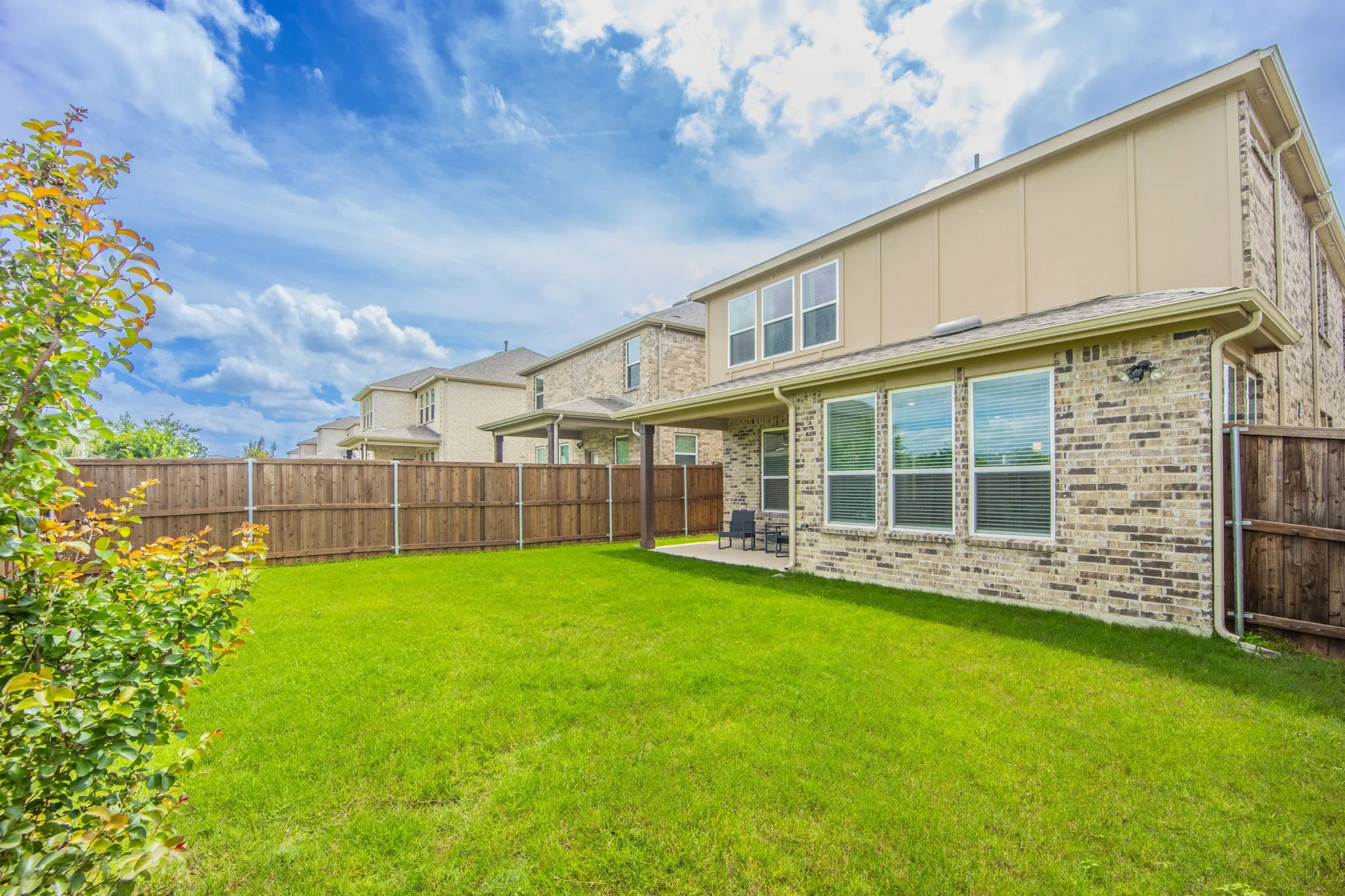 Single Family Residence For Sale in Dallas County , 2774 Henson Lane, Garland, Texas 75040, 3 Bedroom, 3 Bathroom, 2 Garage spaces, 2,177 Sqft, built in 2022, mls#21299817, Real Estate Agent in Garland, Homes For Sale in Dallas county, Homes For Sale in Garland, Realtor in Garland Texas, Real Estate Brokerage Independent Realty Texas, Luminita Cordes Realtor