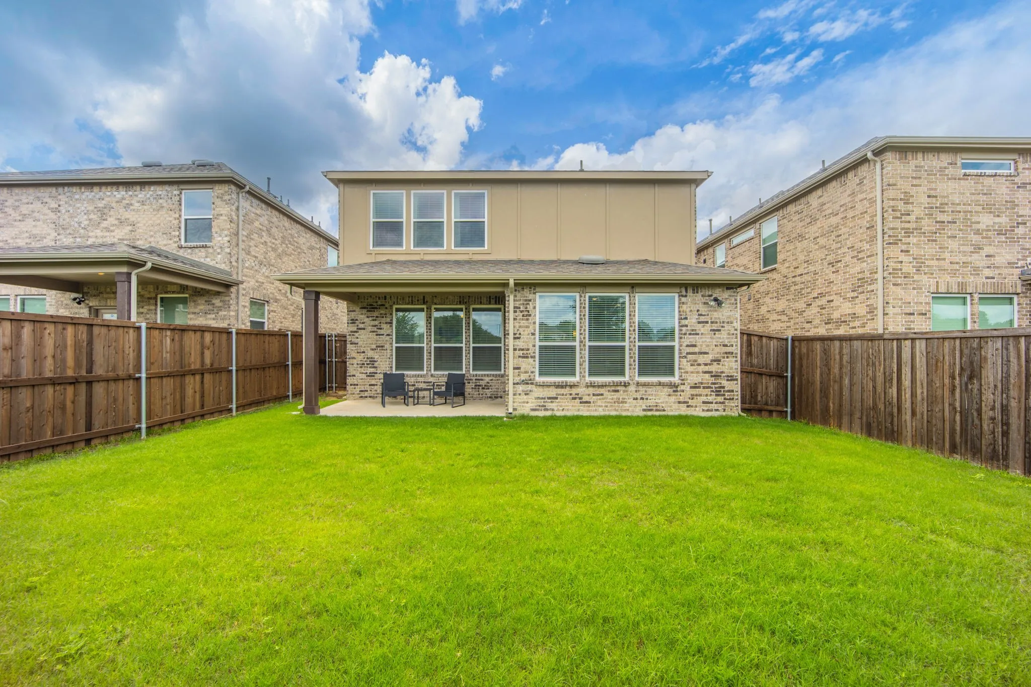Single Family Residence For Sale in Dallas County , 2774 Henson Lane, Garland, Texas 75040, 3 Bedroom, 3 Bathroom, 2 Garage spaces, 2,177 Sqft, built in 2022, mls#21299817, Real Estate Agent in Garland, Homes For Sale in Dallas county, Homes For Sale in Garland, Realtor in Garland Texas, Real Estate Brokerage Independent Realty Texas, Luminita Cordes Realtor