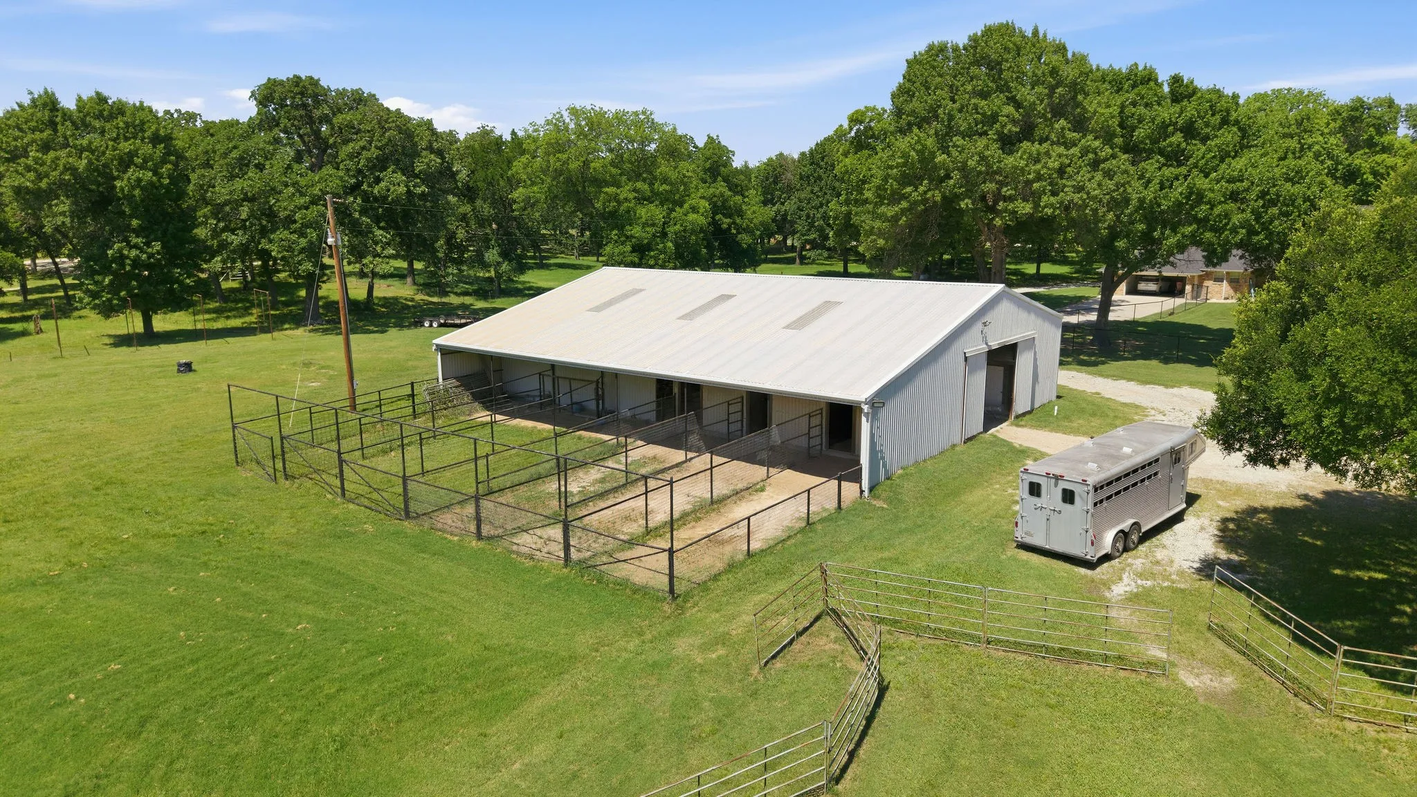 Single Family Residence For Sale in Wise County , 145 Indian Trail, Decatur, Texas 76234, 3 Bedroom, 4 Bathroom, 2 Garage spaces, 3,394 Sqft, built in 1997, mls#21296502, Real Estate Agent in Decatur, Homes For Sale in Wise county, Homes For Sale in Decatur, Realtor in Decatur Texas, Real Estate Brokerage Independent Realty Texas, Luminita Cordes Realtor